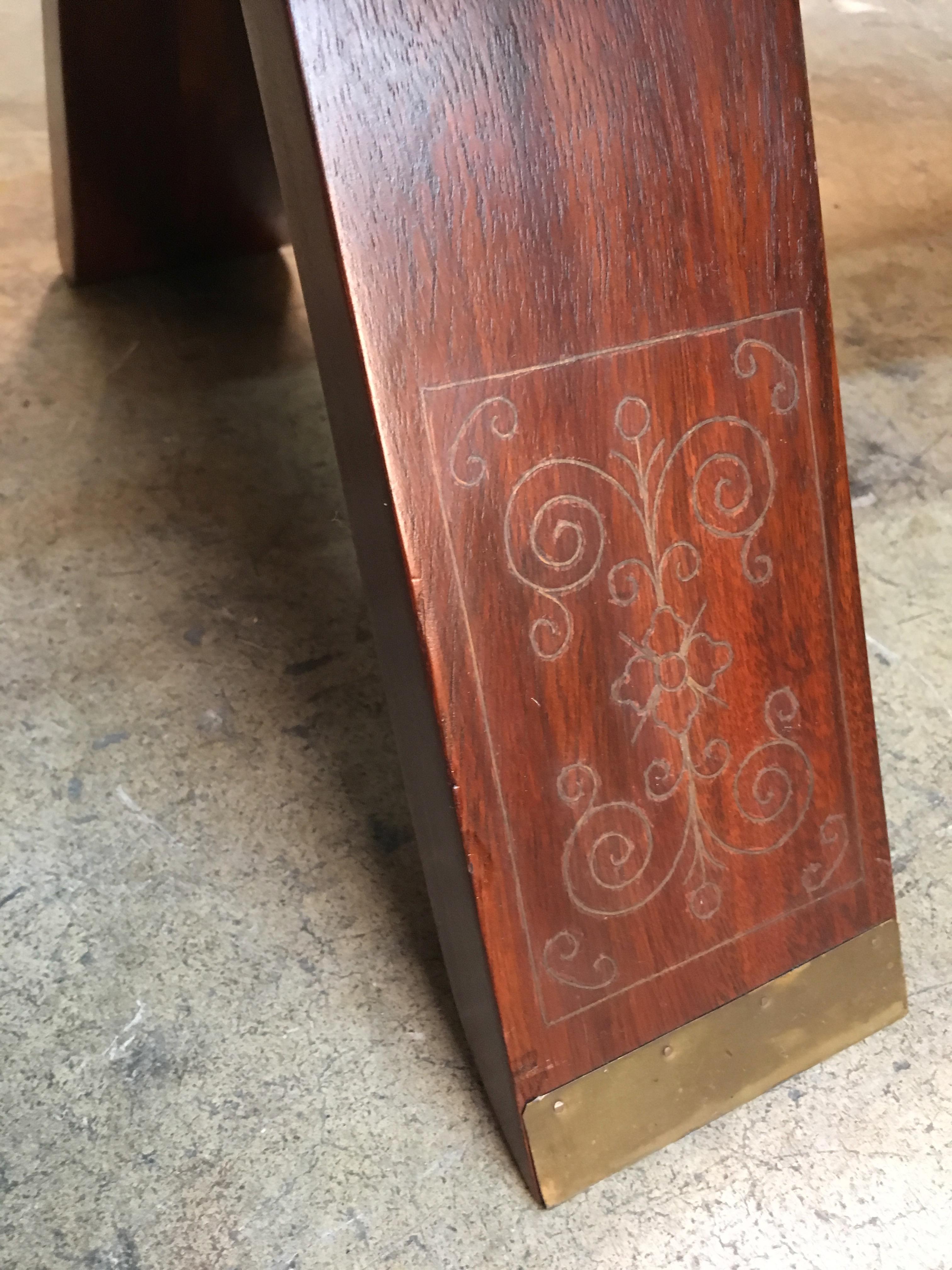 Hocker aus Rosenholz und Leder mit Kamel-Sattee von M. Hayat & Bros Ltd. 4