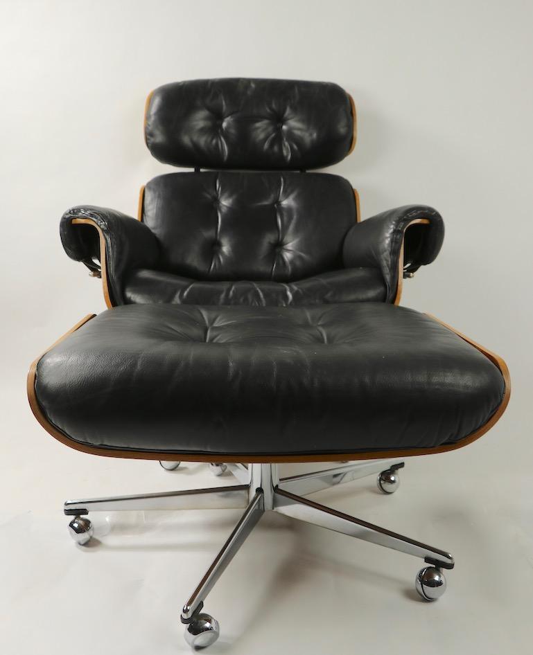 Rosewood and Leather Eames Style Swivel Lounge Chair and Ottoman 4