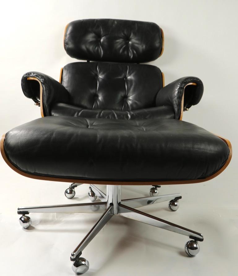 Rosewood and Leather Eames Style Swivel Lounge Chair and Ottoman 5