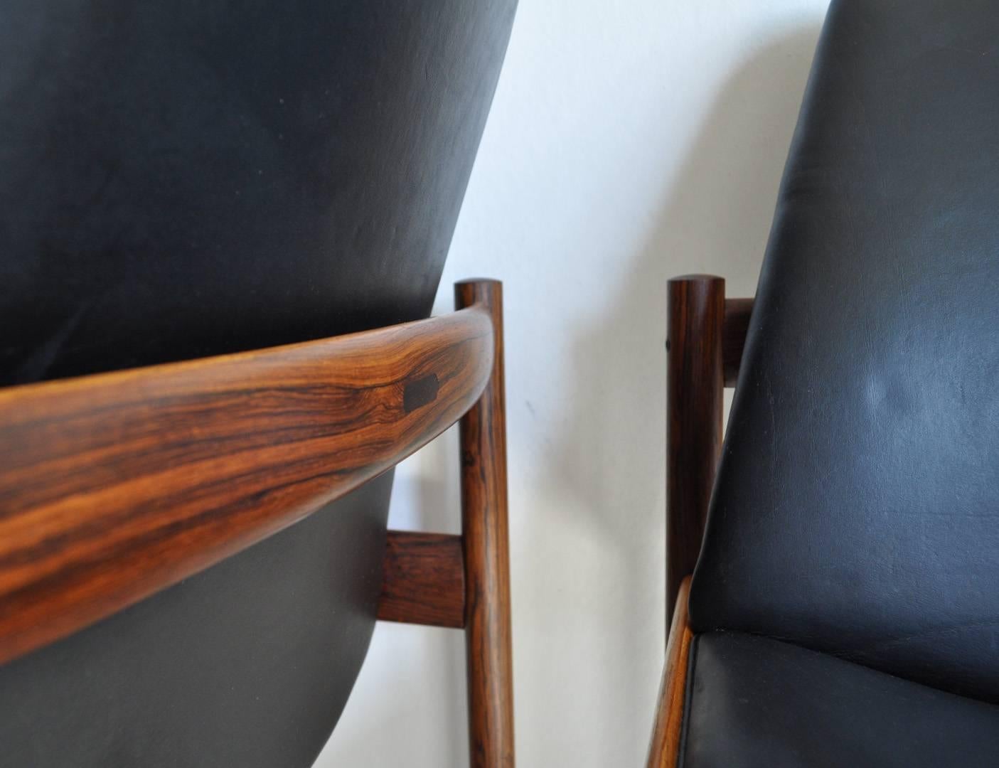 Dining chair by Norwegian designer Sven Ivar Dysthe patinated leather upholstery and a frame of solid rosewood for Dokka Møbler, Norway in the 1960s.

Dimensions:
Width 58 cm
Depth 53 cm
Height 82 cm
Seat height 45 cm.