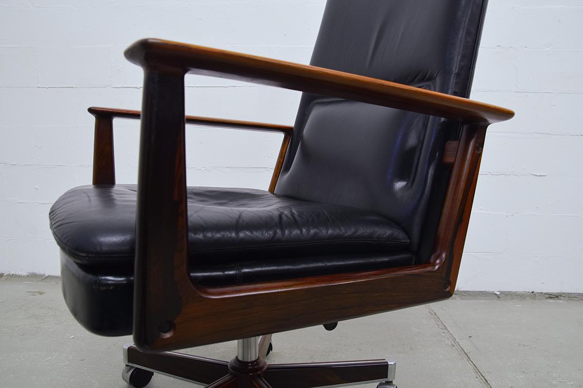 Rosewood and Leather Executive Office Chair by Arne Vodder for Sibast, 1960s 4