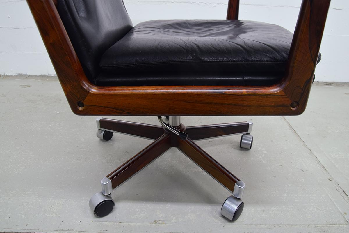 Rosewood and Leather Executive Office Chair by Arne Vodder for Sibast, 1960s 7