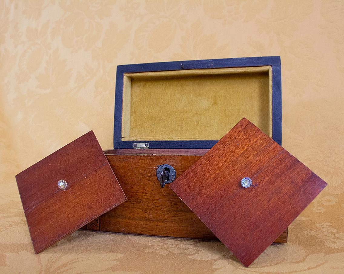 Mid-19th Century Jewelry box in native wood and marquetry - Louis Philippe period For Sale