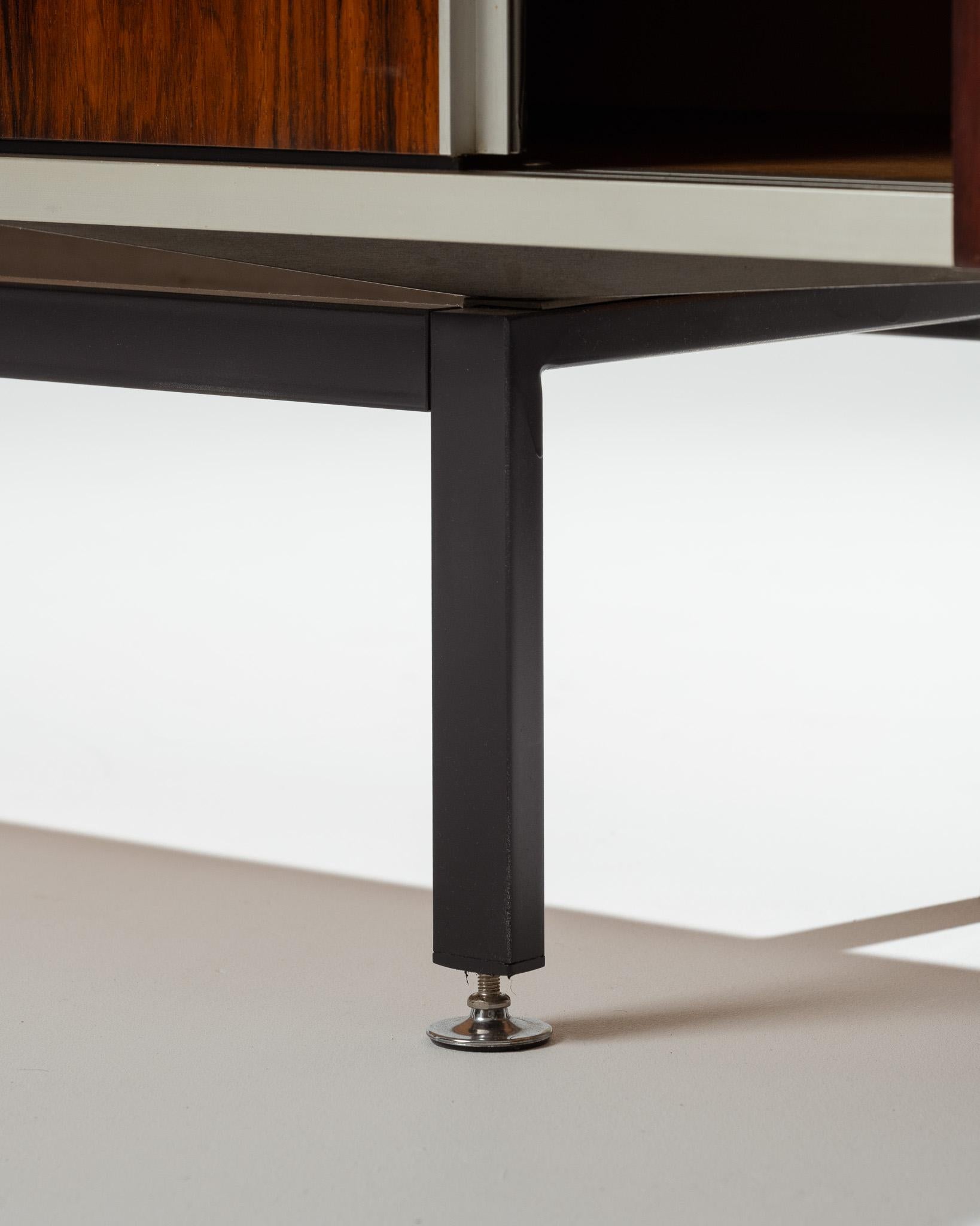 Credenza in palissandro e metallo, Georges Frydman, anni '60 in vendita 3