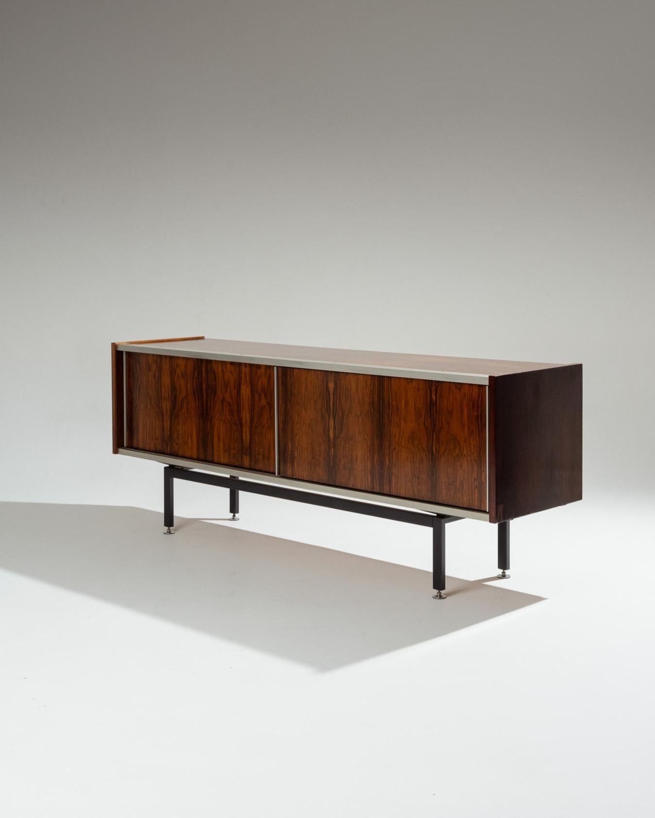 Mid-Century moderno Credenza in palissandro e metallo, Georges Frydman, anni '60 in vendita