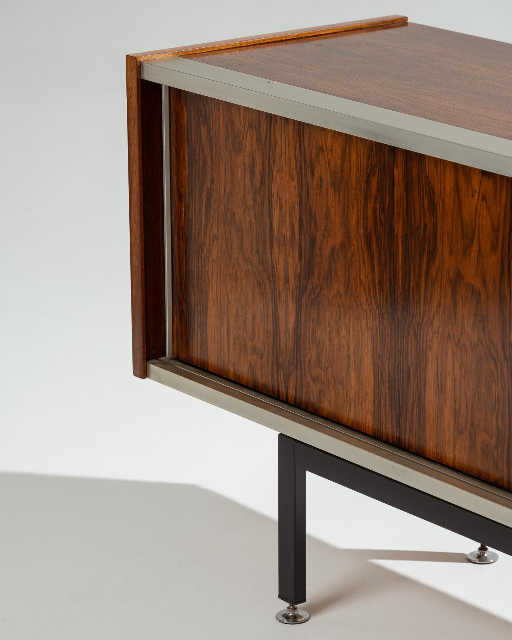 XX secolo Credenza in palissandro e metallo, Georges Frydman, anni '60 in vendita