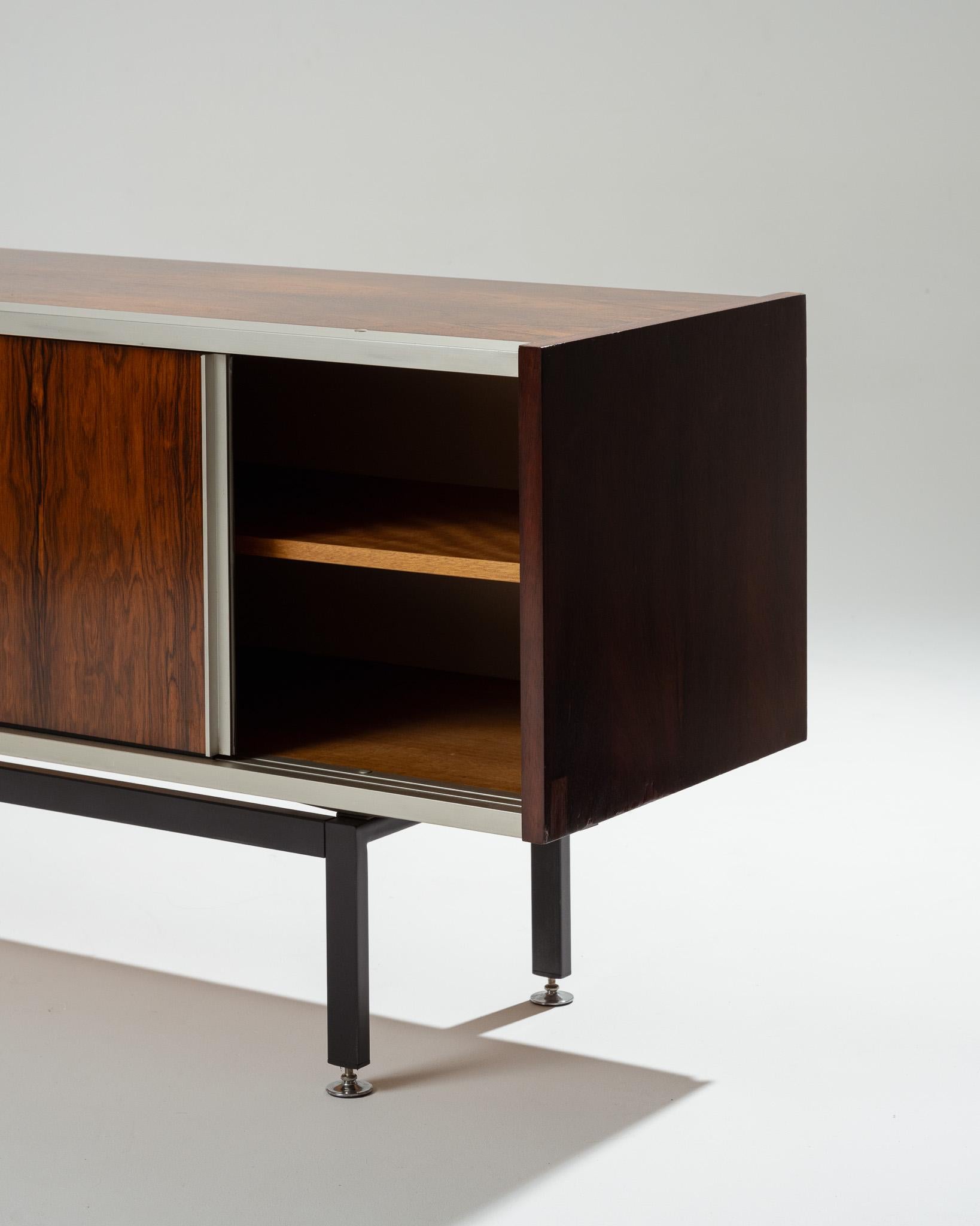 Credenza in palissandro e metallo, Georges Frydman, anni '60 in vendita 1