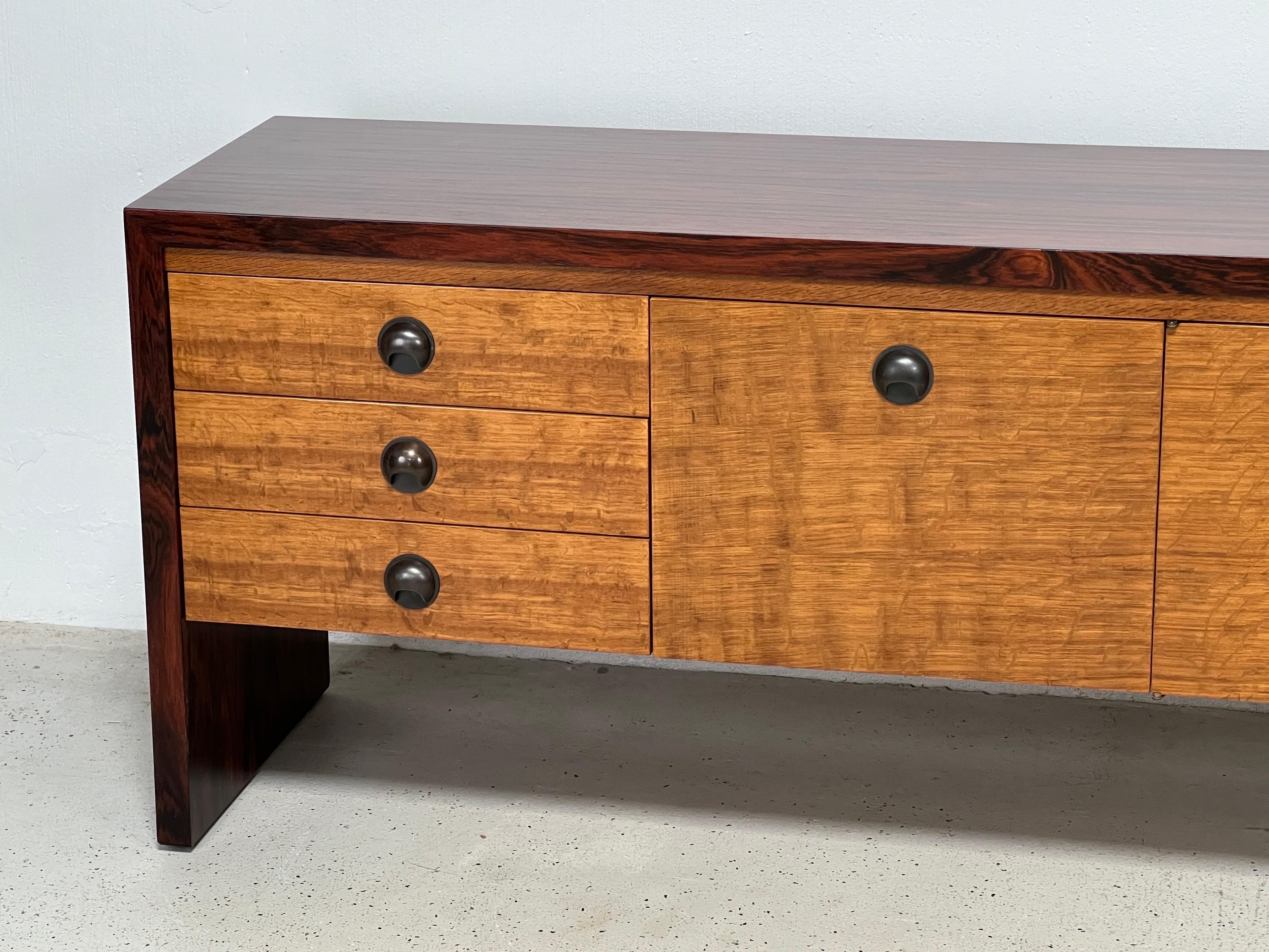 Rosewood and Oak Credenza by Edward Wormley for Dunbar In Good Condition For Sale In Dallas, TX