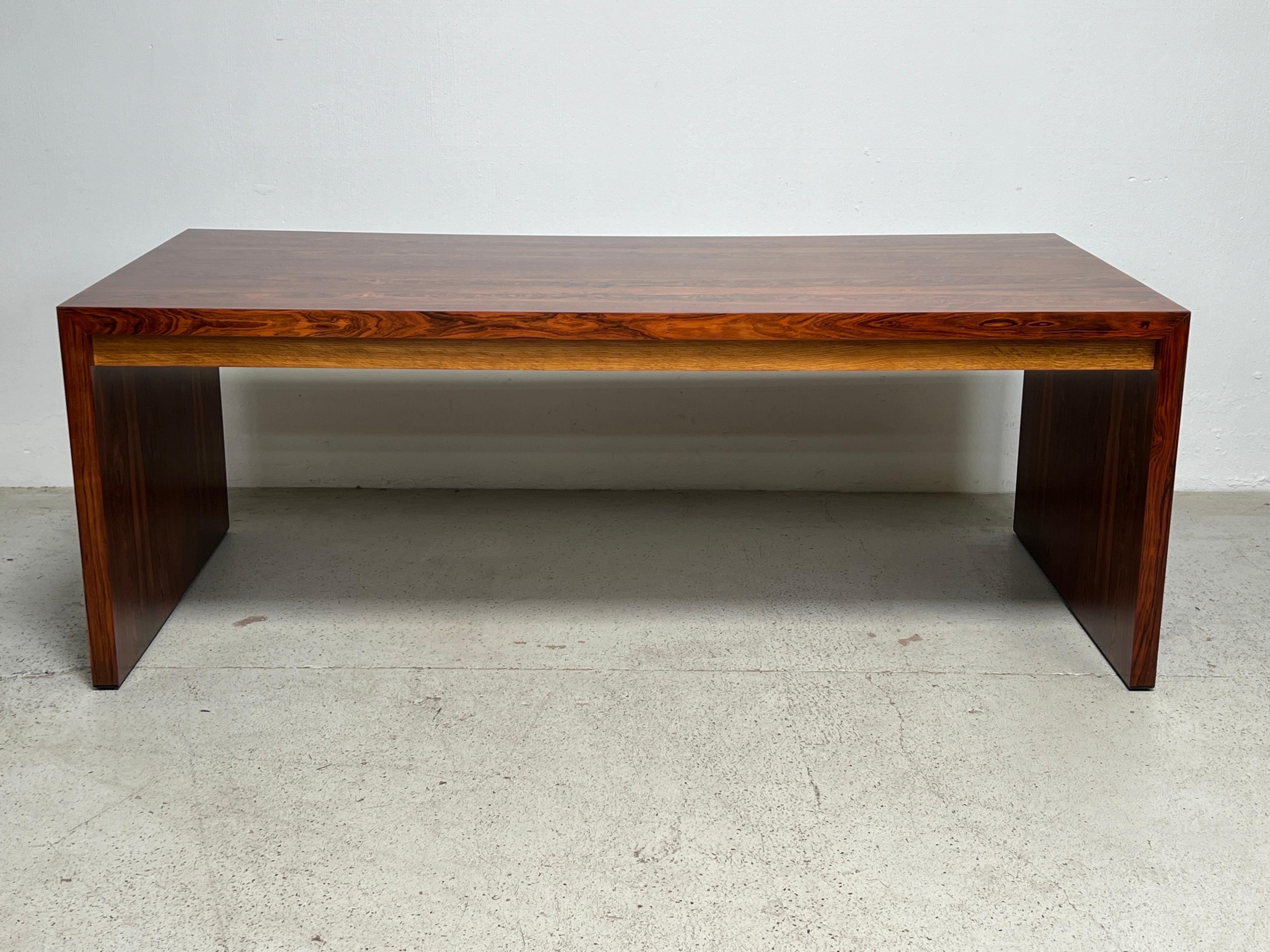 Rosewood and Oak Desk by Edward Wormley for Dunbar  In Good Condition For Sale In Dallas, TX