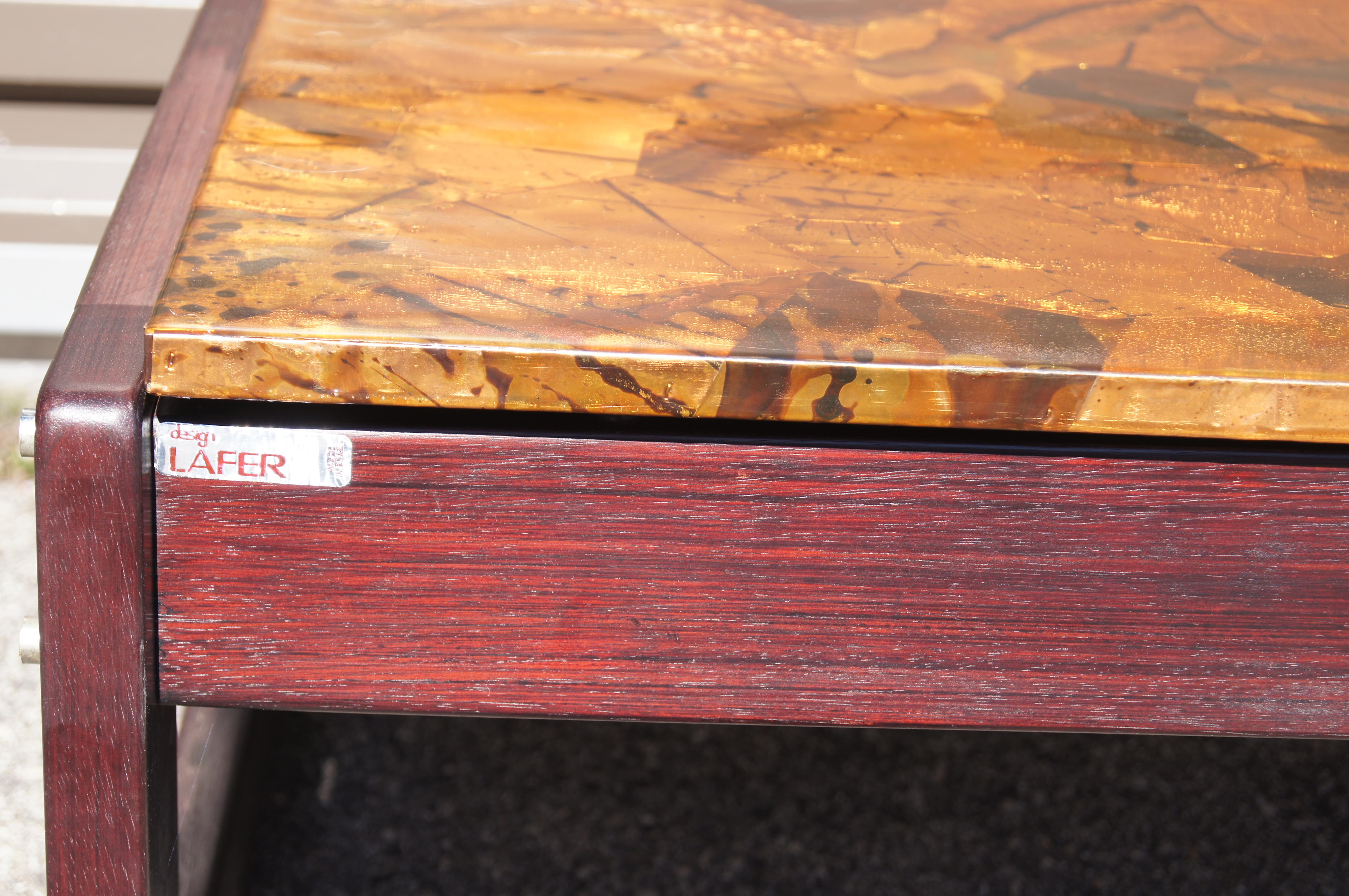 Brésilien Table basse en bois de rose et cuivre patchwork de Percival Lafer en vente