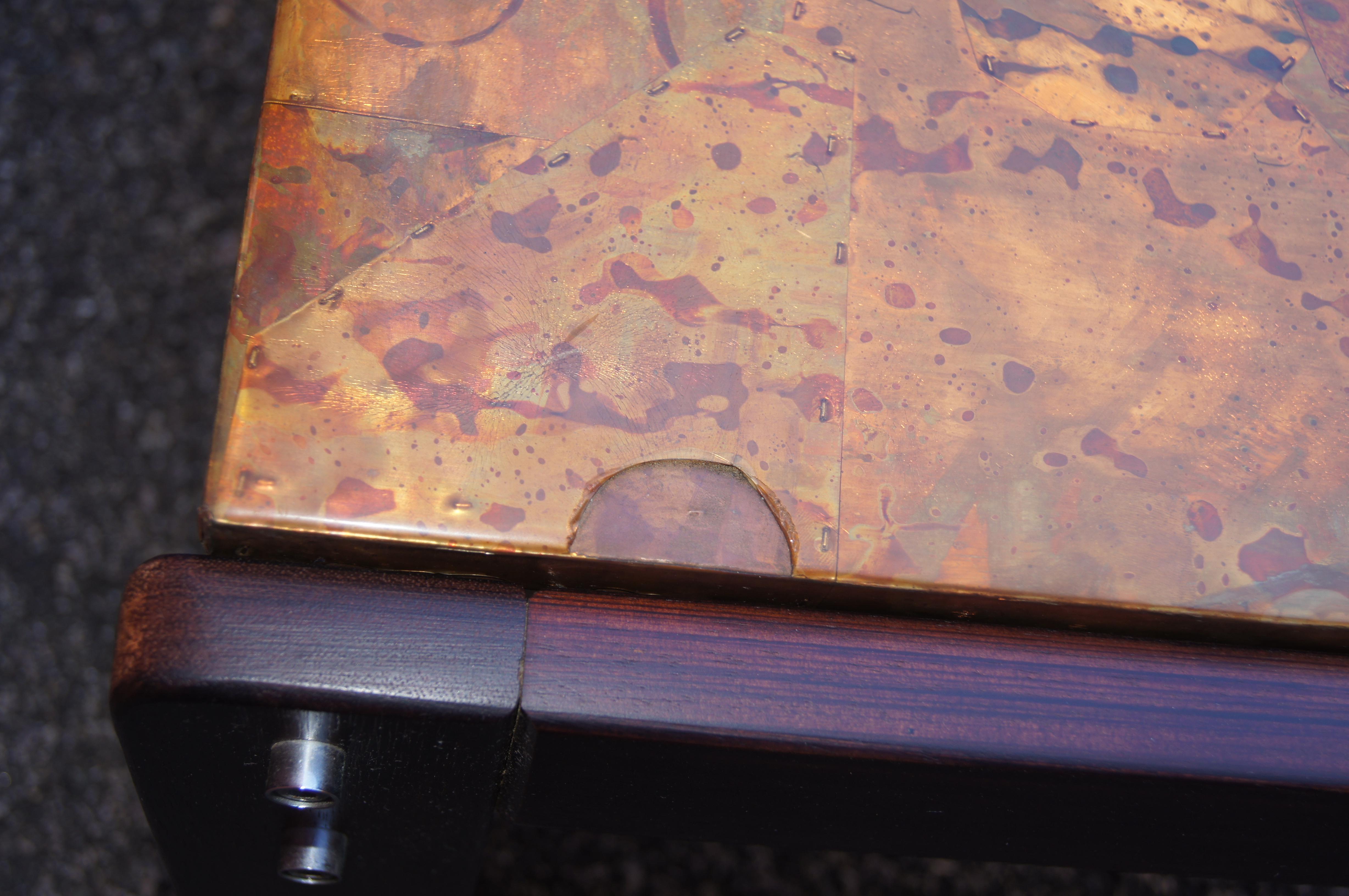 Cuivre Table basse en bois de rose et cuivre patchwork de Percival Lafer en vente