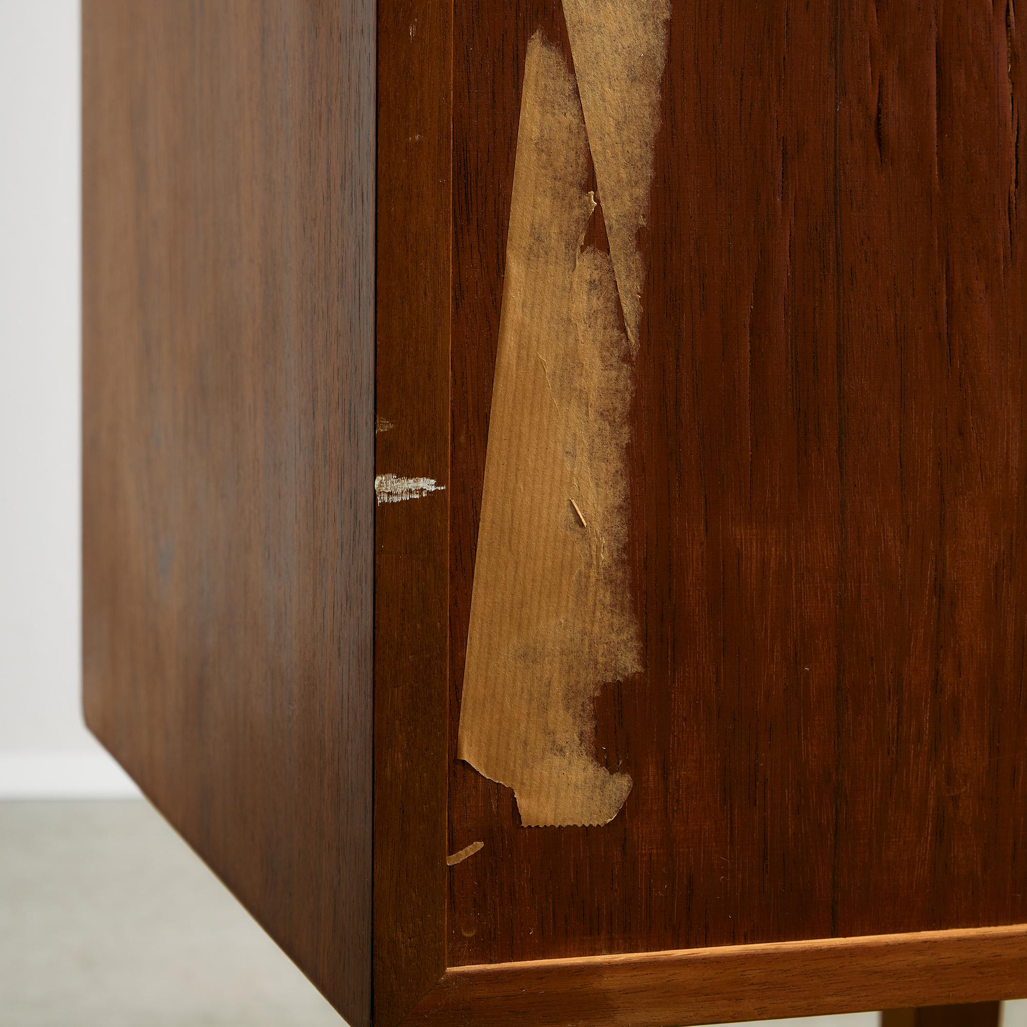 Credenza in palissandro e teak con ante e cassetti scorrevoli, anni '60 in vendita 12