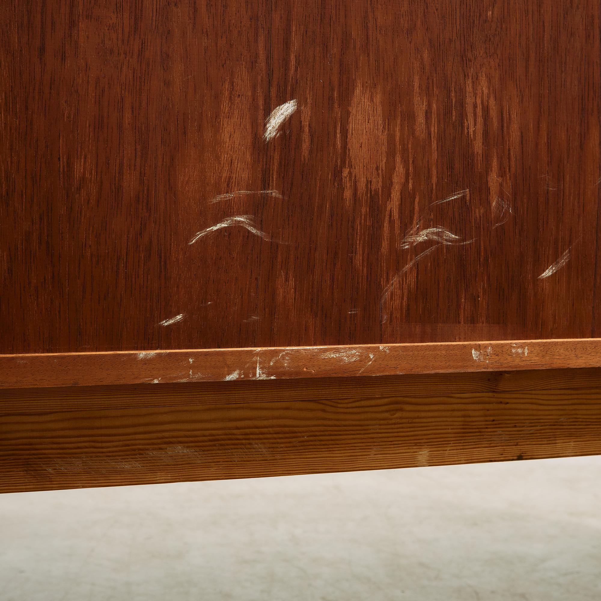 Credenza in palissandro e teak con ante e cassetti scorrevoli, anni '60 in vendita 13