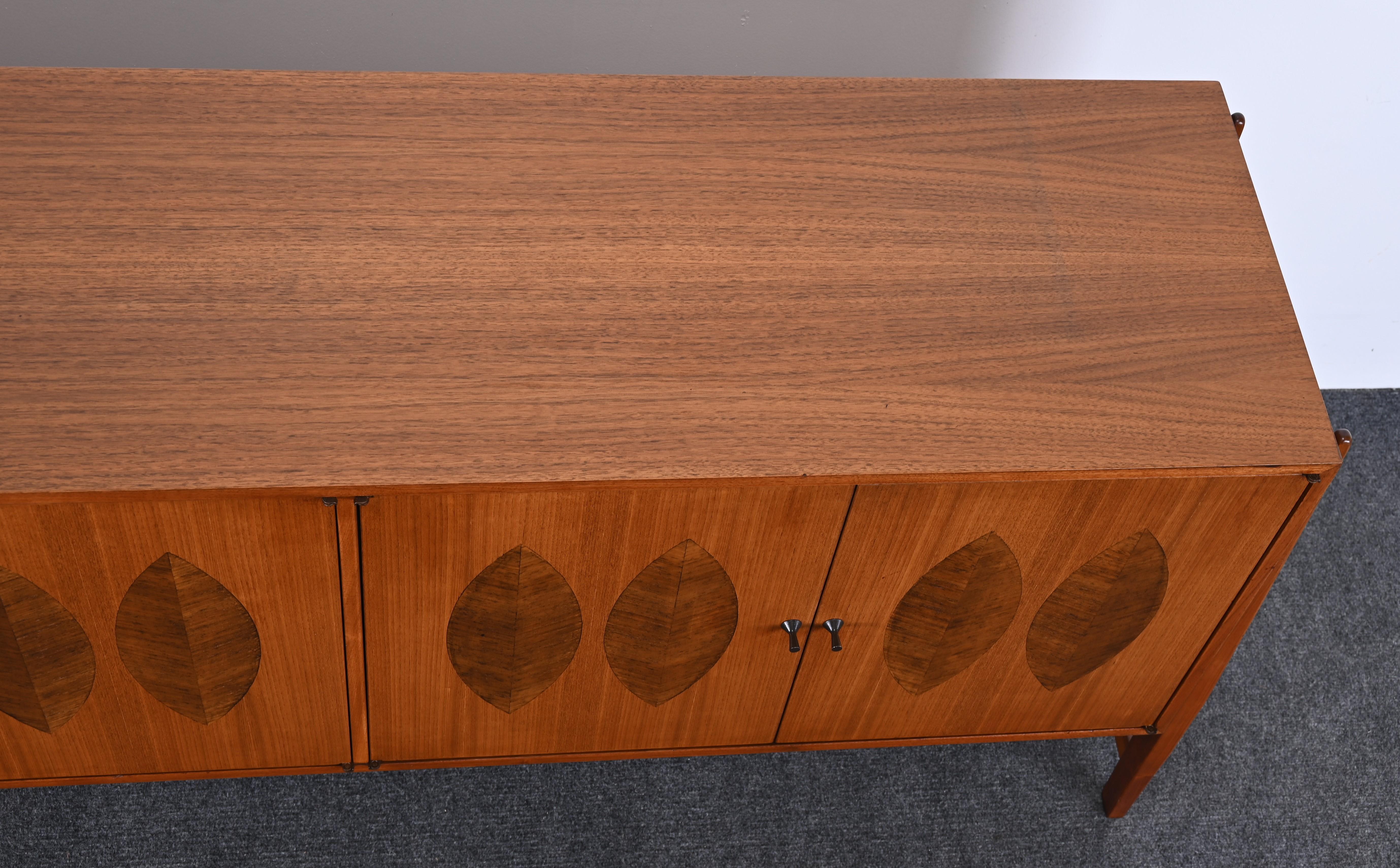 Rosewood and Walnut Credenza designed by Kipp Stewart for Calvin, 1960s 1
