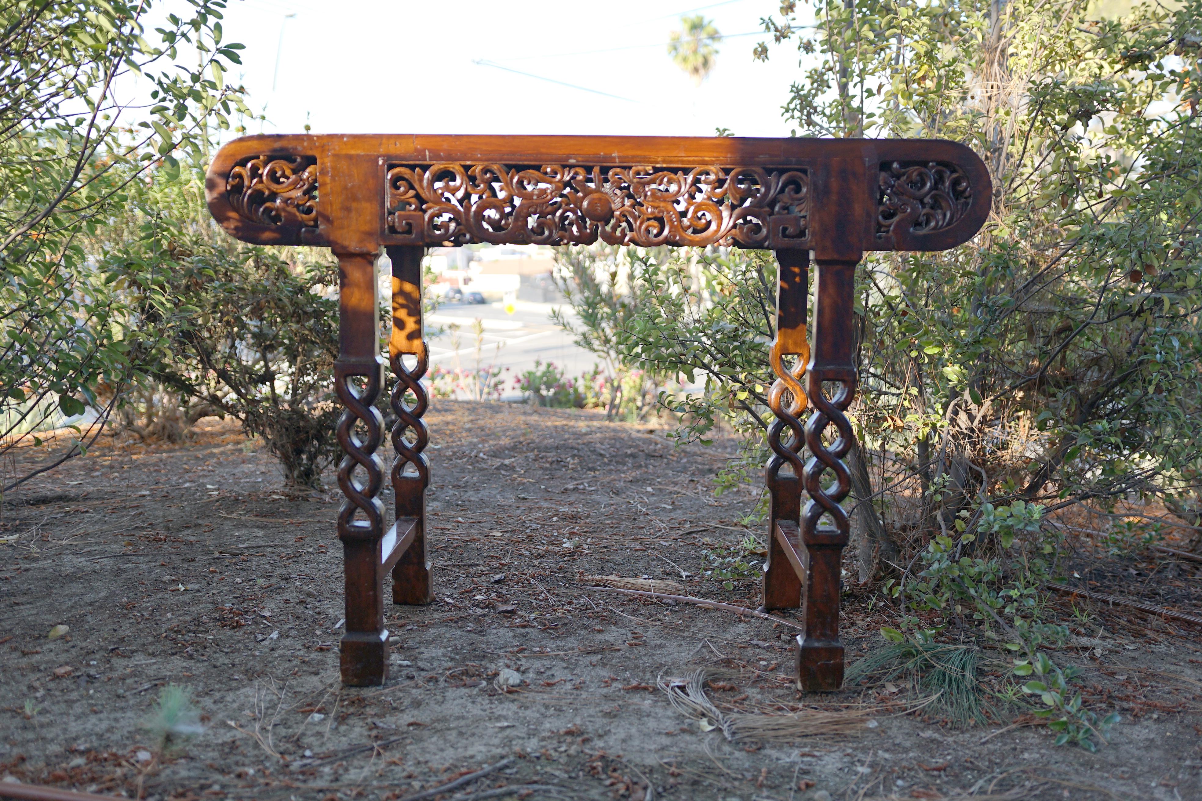 Table d'authentification chinoise d'exportation ancienne en bois de rose sculptée à la main en vente 2