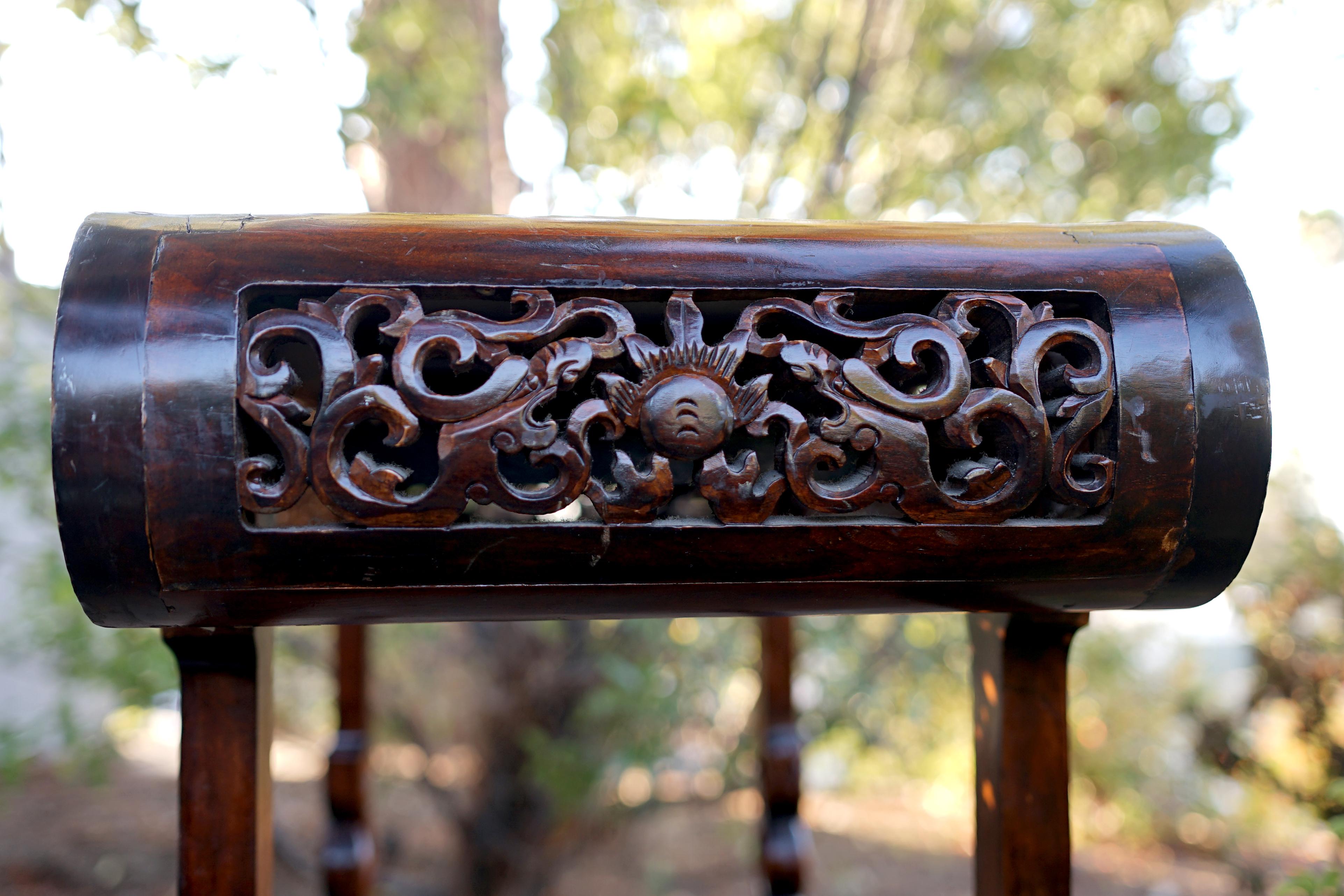 Exportation chinoise Table d'authentification chinoise d'exportation ancienne en bois de rose sculptée à la main en vente
