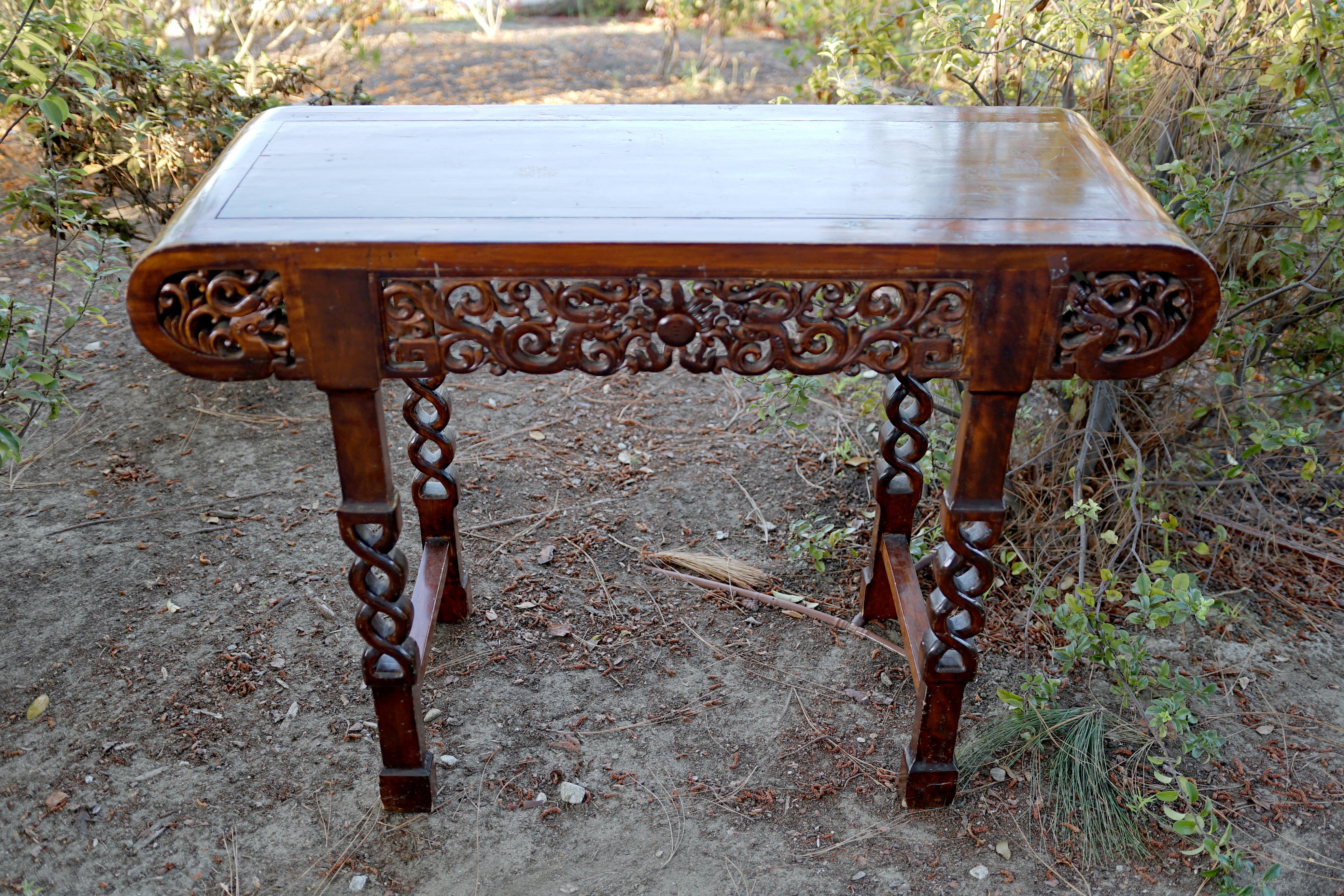 20ième siècle Table d'authentification chinoise d'exportation ancienne en bois de rose sculptée à la main en vente