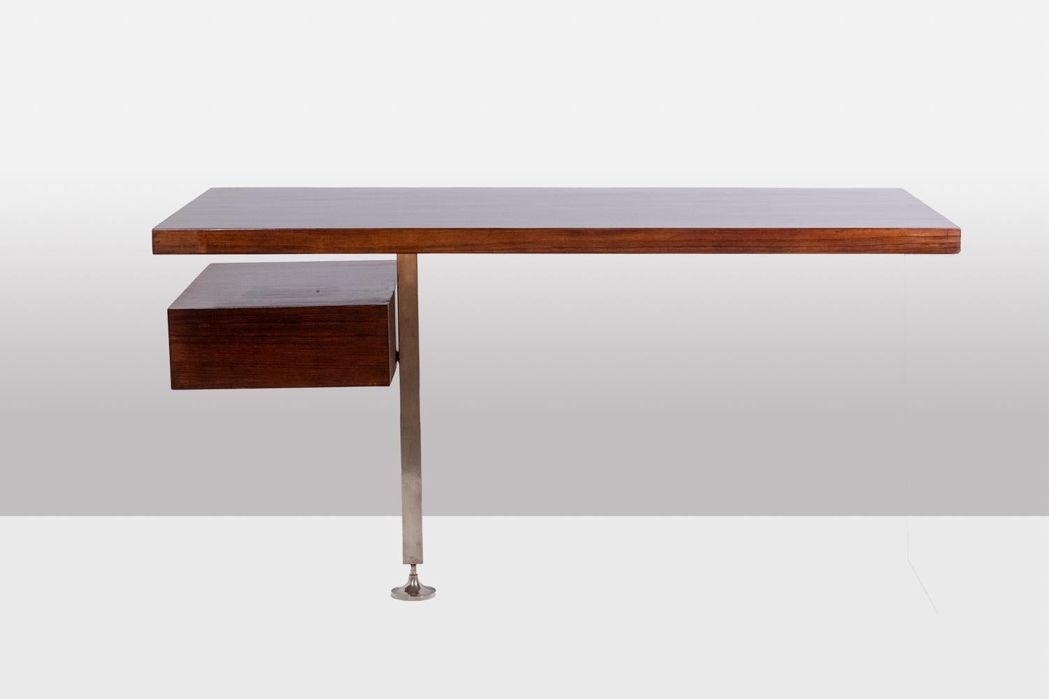 Rosewood applique desk. 1970s. In Excellent Condition For Sale In Saint-Ouen, FR