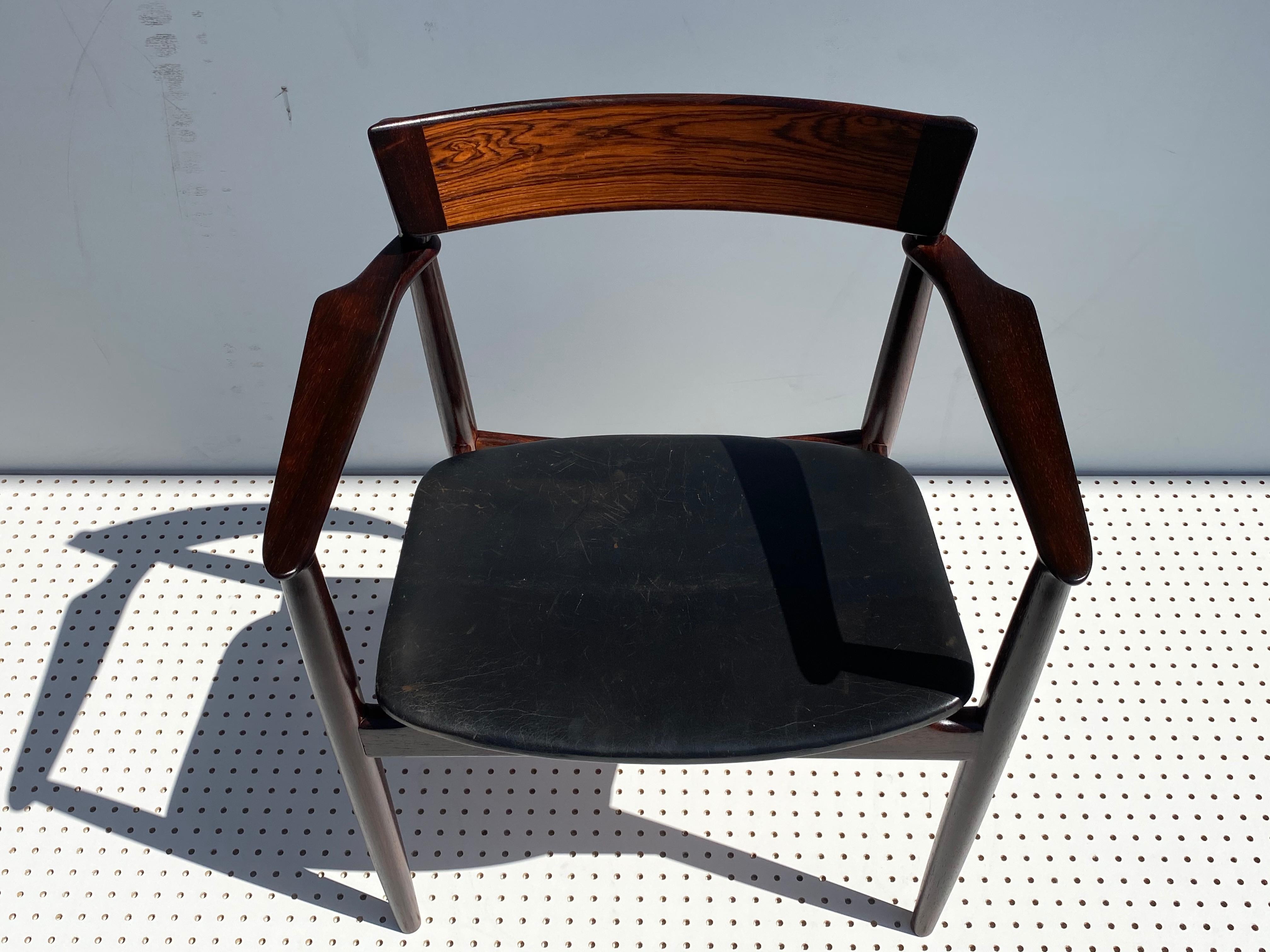 Rosewood Armchair in Original Black Leather by Henry Rosengren Hansen For Sale 4
