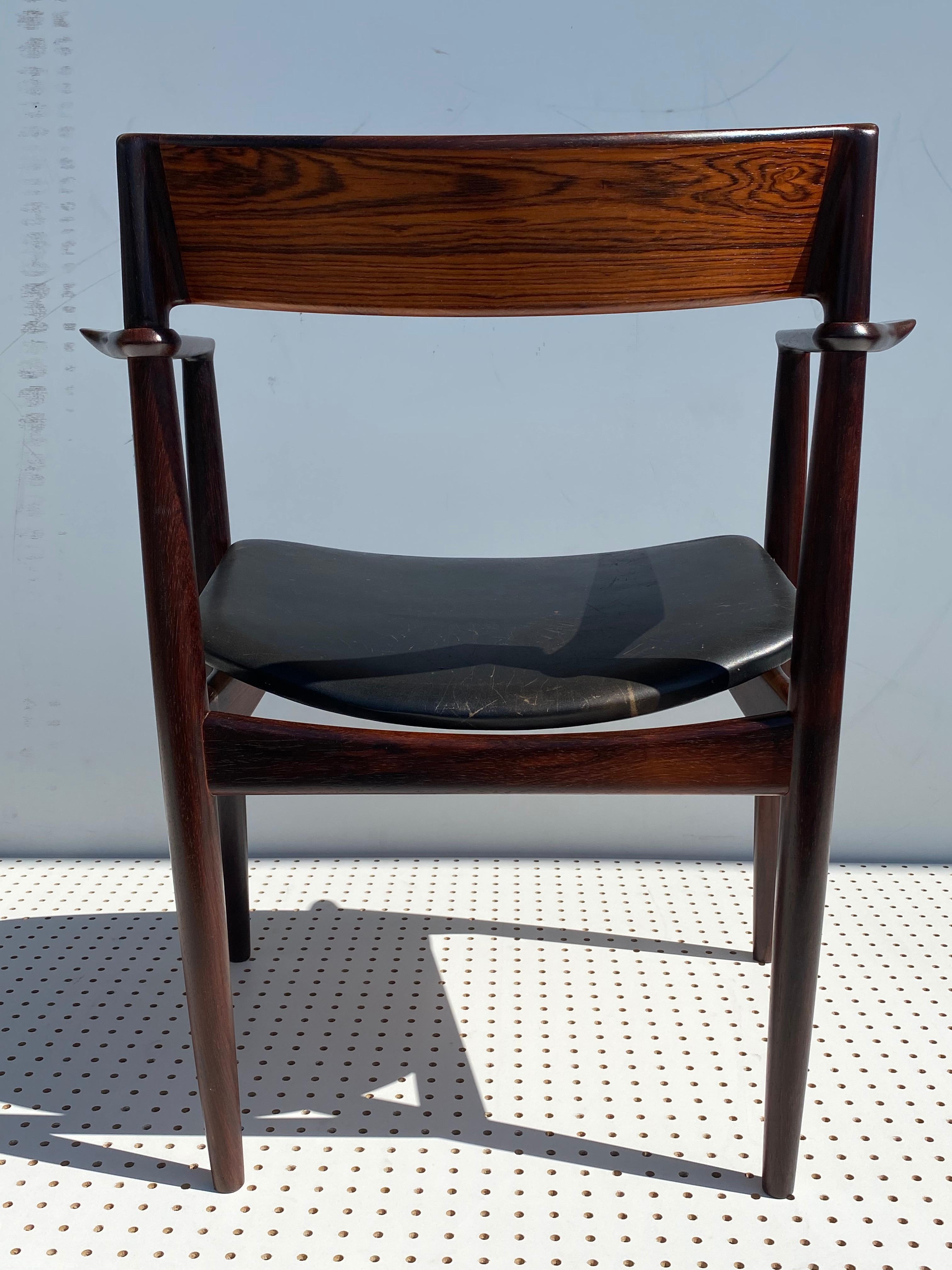 Rosewood Armchair in Original Black Leather by Henry Rosengren Hansen In Good Condition For Sale In North Hollywood, CA