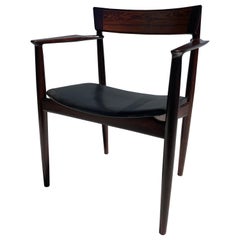 Fauteuil en bois de rose en cuir noir d'origine par Henry Rosengren Hansen