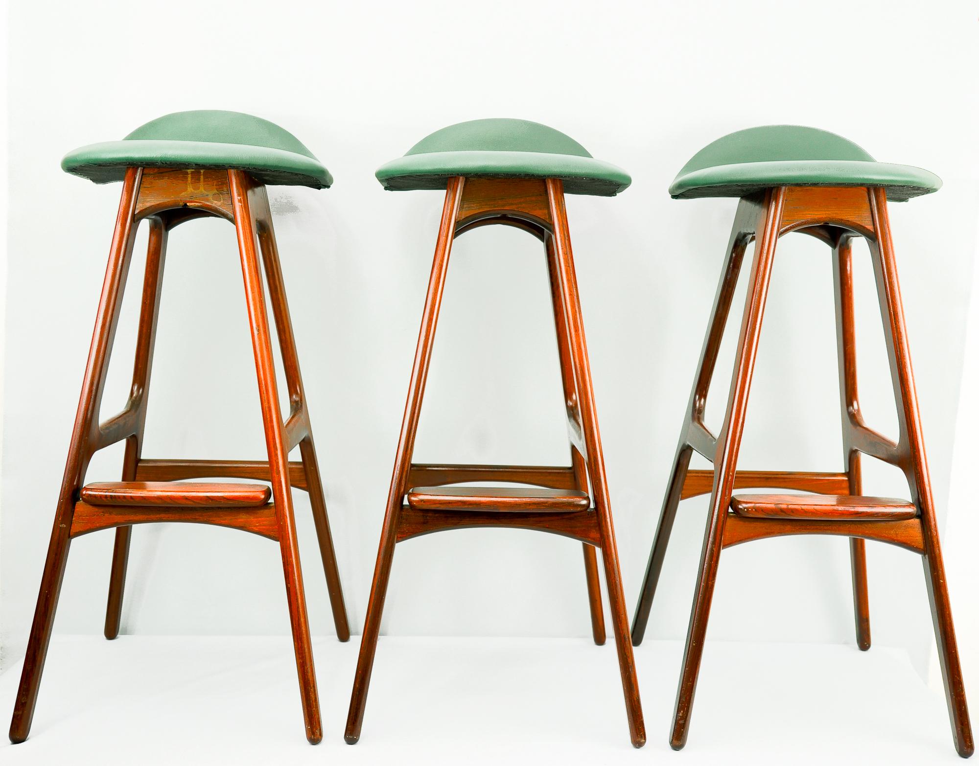 Rosewood bar stools OD 61 by Erik Buch for Oddense Maskinsnedkeri, 1960s
The leather on top is made new.
The wood is slightly refreshed.

 