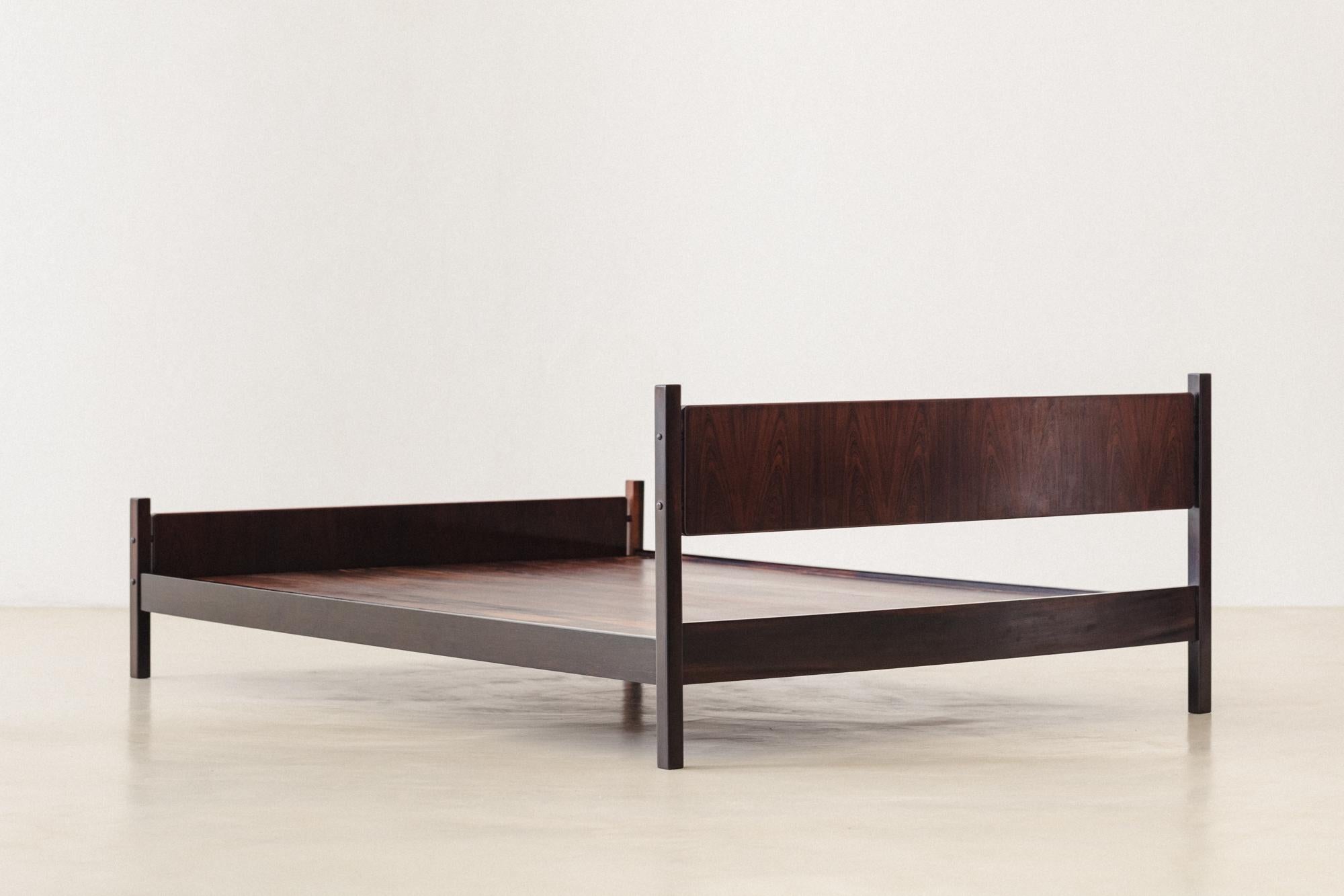 Rosewood Bed by Celina Decorações, 1960s, Double Size, Mid-Century Brazilian For Sale 5