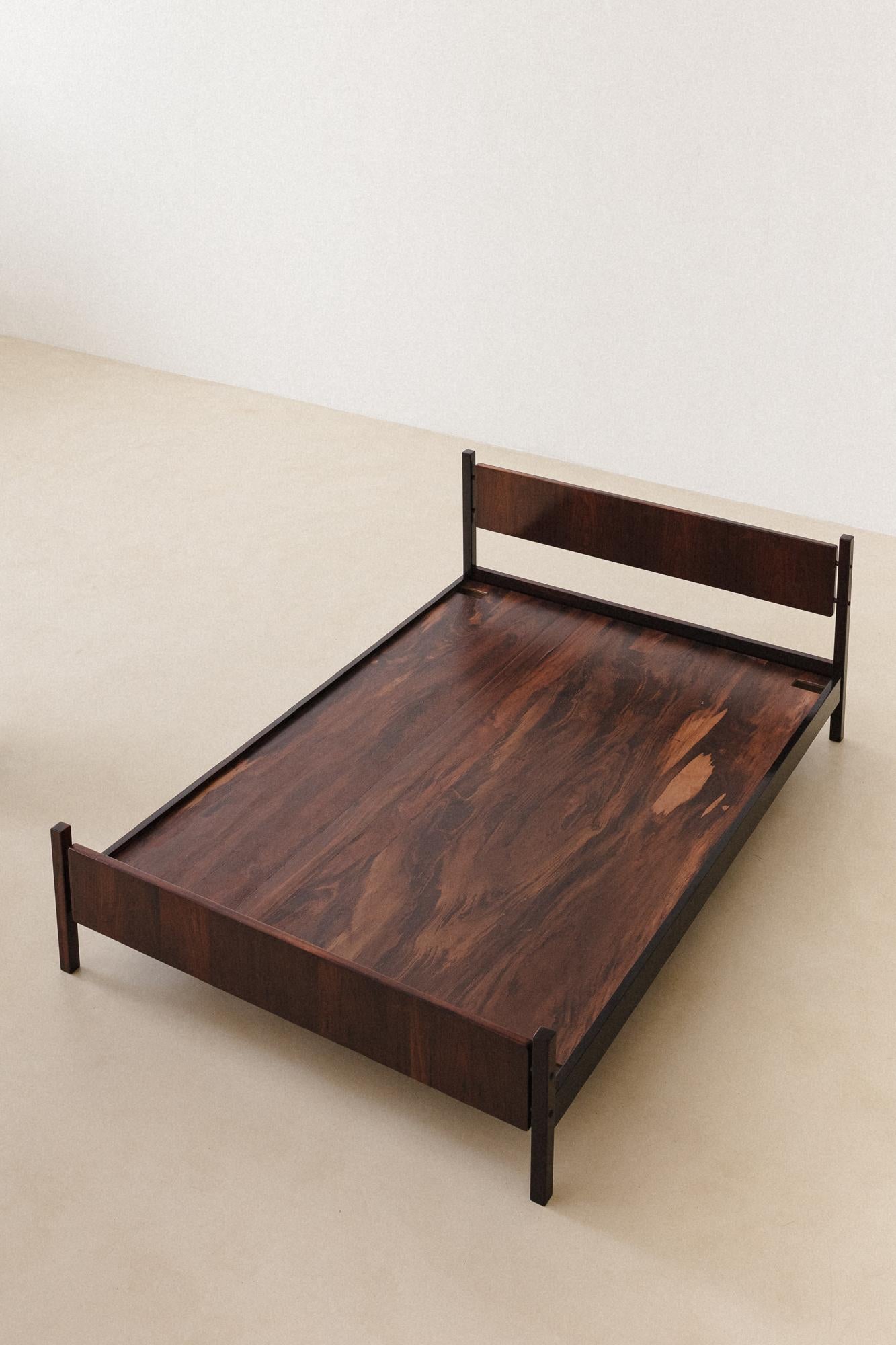 Mid-20th Century Rosewood Bed by Celina Decorações, 1960s, Double Size, Mid-Century Brazilian For Sale