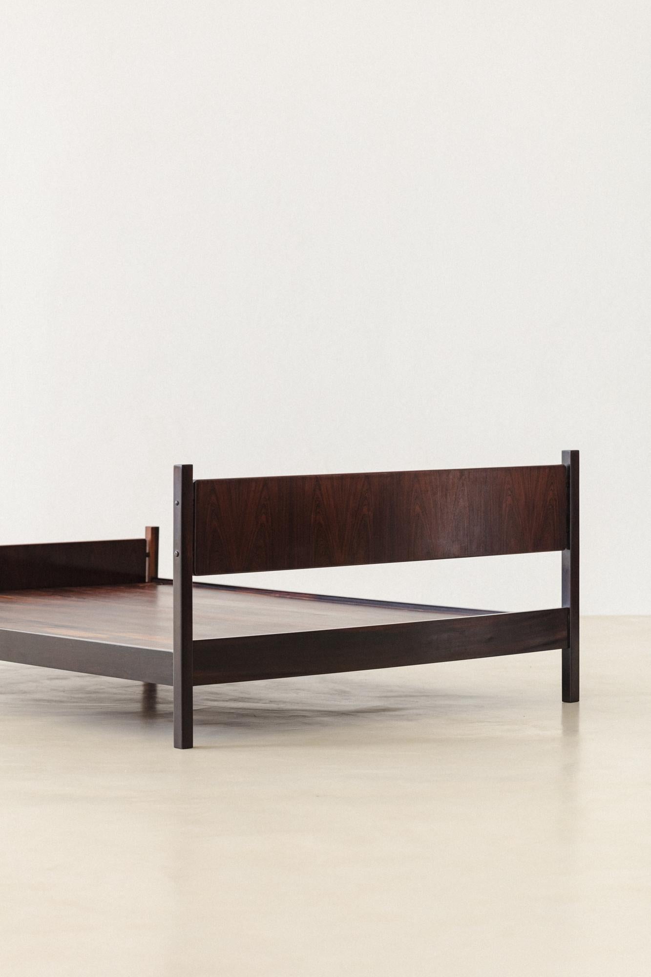 Rosewood Bed by Celina Decorações, 1960s, Double Size, Mid-Century Brazilian For Sale 3