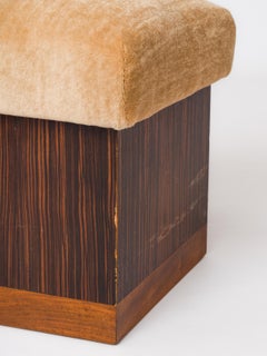 Tabouret Art Déco en bois de rose et Beeche w. Tapisserie en mohair Pierre Frey, France, années 1930