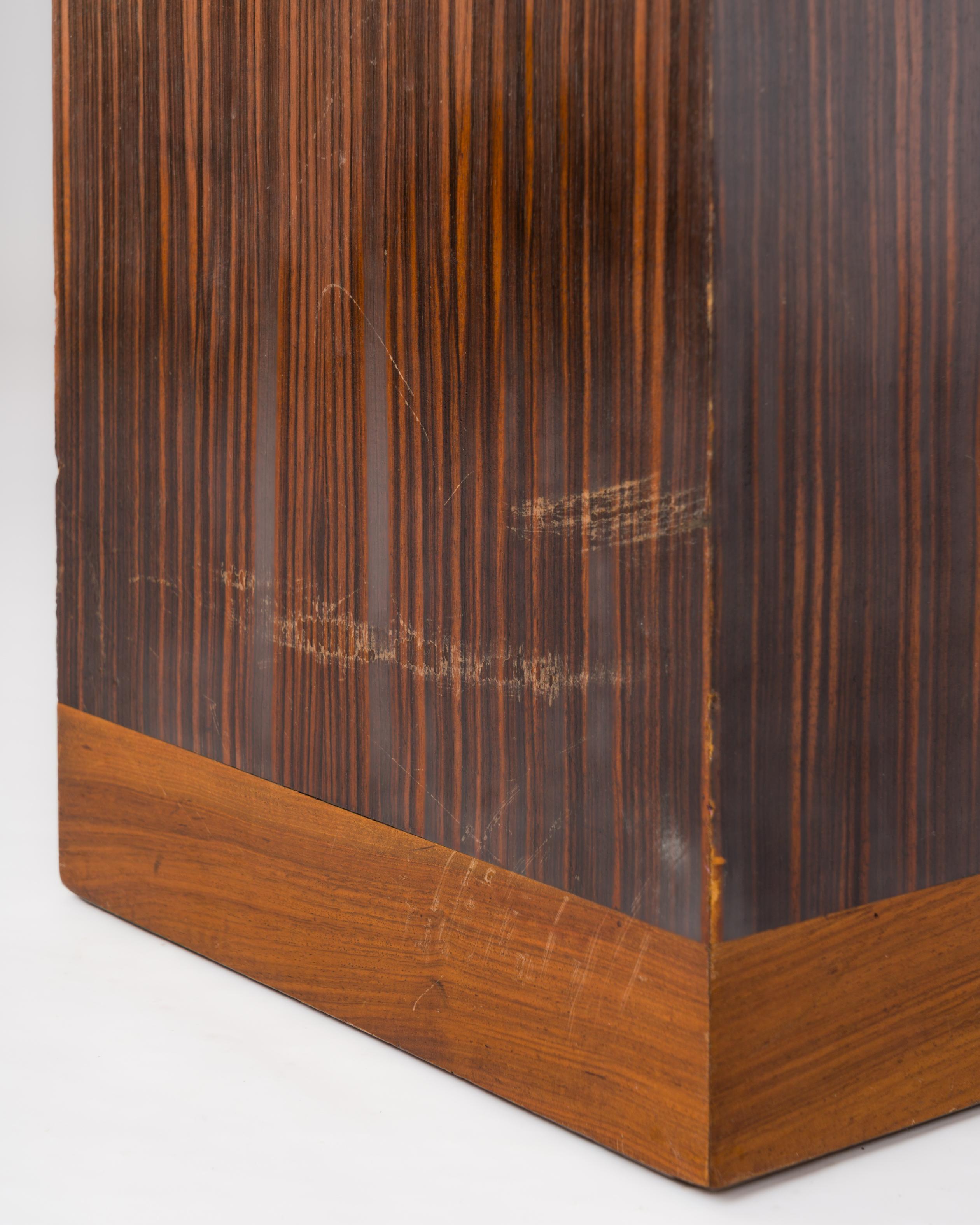 Impiallacciato Sgabello Art Deco in legno di palissandro e Beeche con. Tappezzeria Pierre Frey in mohair - Francia, anni '30 in vendita