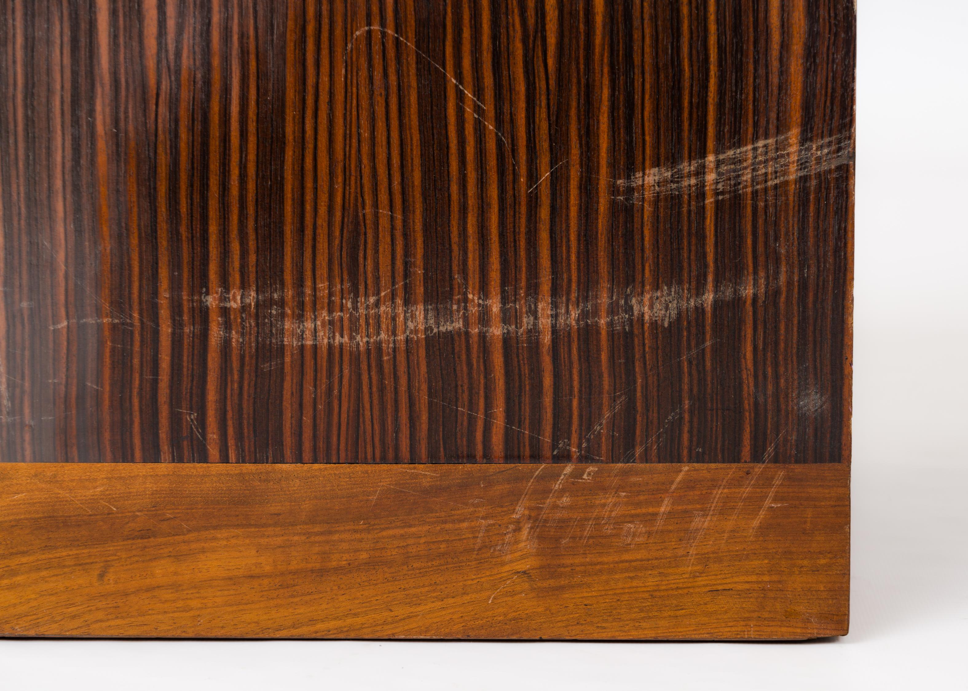 Sgabello Art Deco in legno di palissandro e Beeche con. Tappezzeria Pierre Frey in mohair - Francia, anni '30 In condizioni discrete in vendita a New York, NY