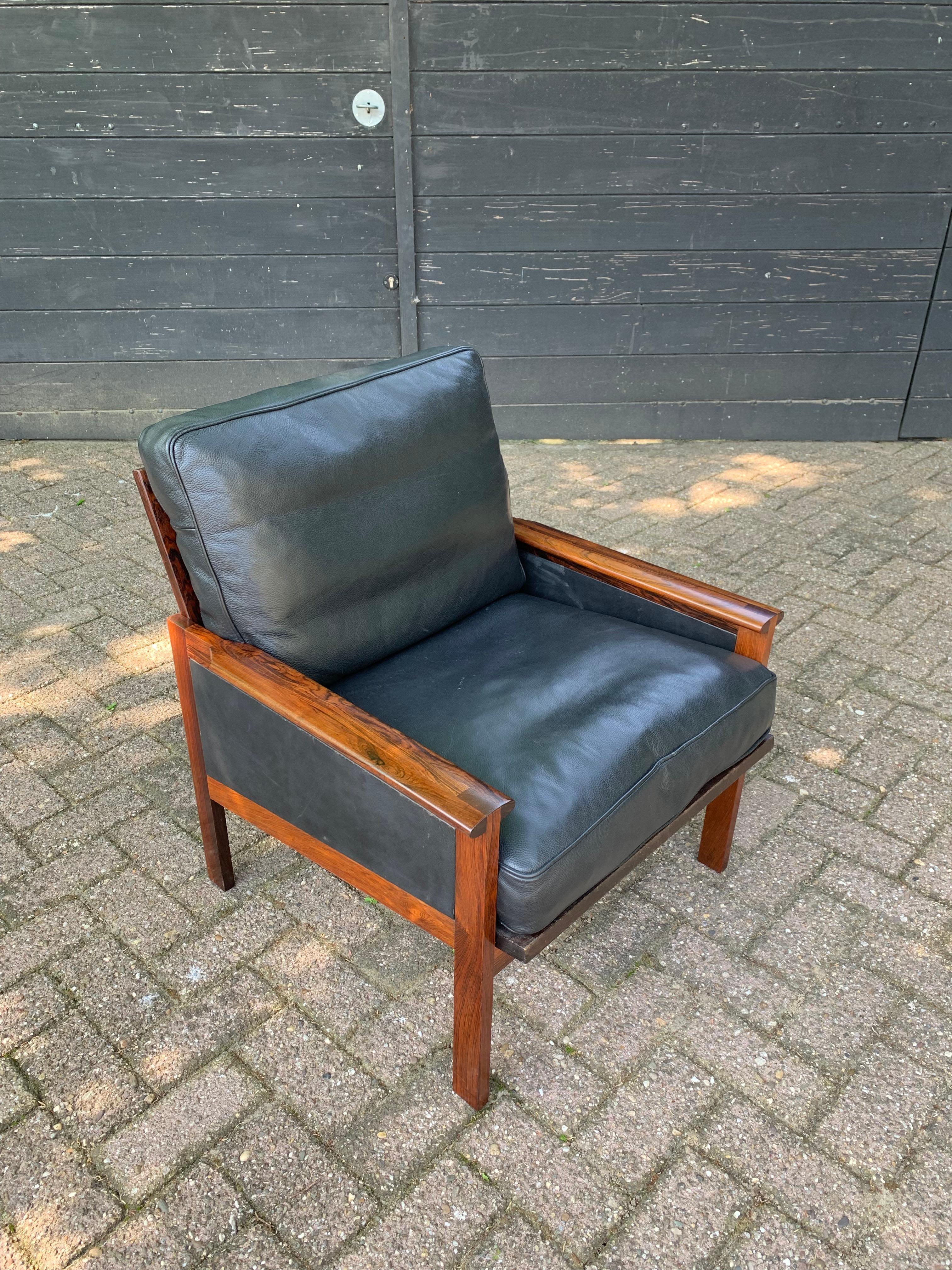 Scandinavian Modern Rosewood & Black Leather 'Capella' Arm Chair by Illum Wikkelsø  For Sale