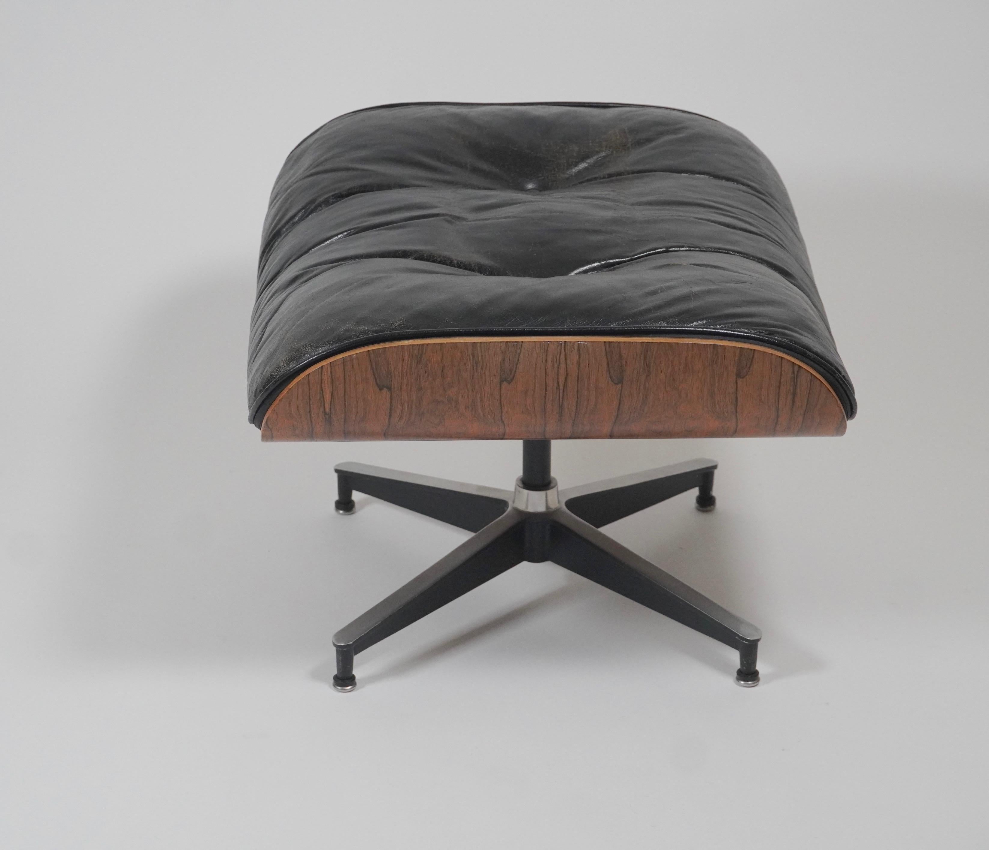 Hand-Crafted Rosewood Black Leather Early 1960s Eames 671 Ottoman for Eames 670 Lounge