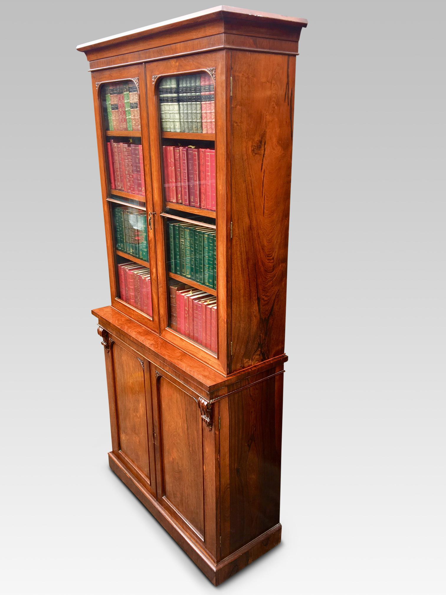 Fine quality English rosewood bookcase from the 1860s.

This delightful bookcase is of simple design fitting well into modern day needs. It divides into two pieces with a single shelf in the lower section and three substantial and adjustable