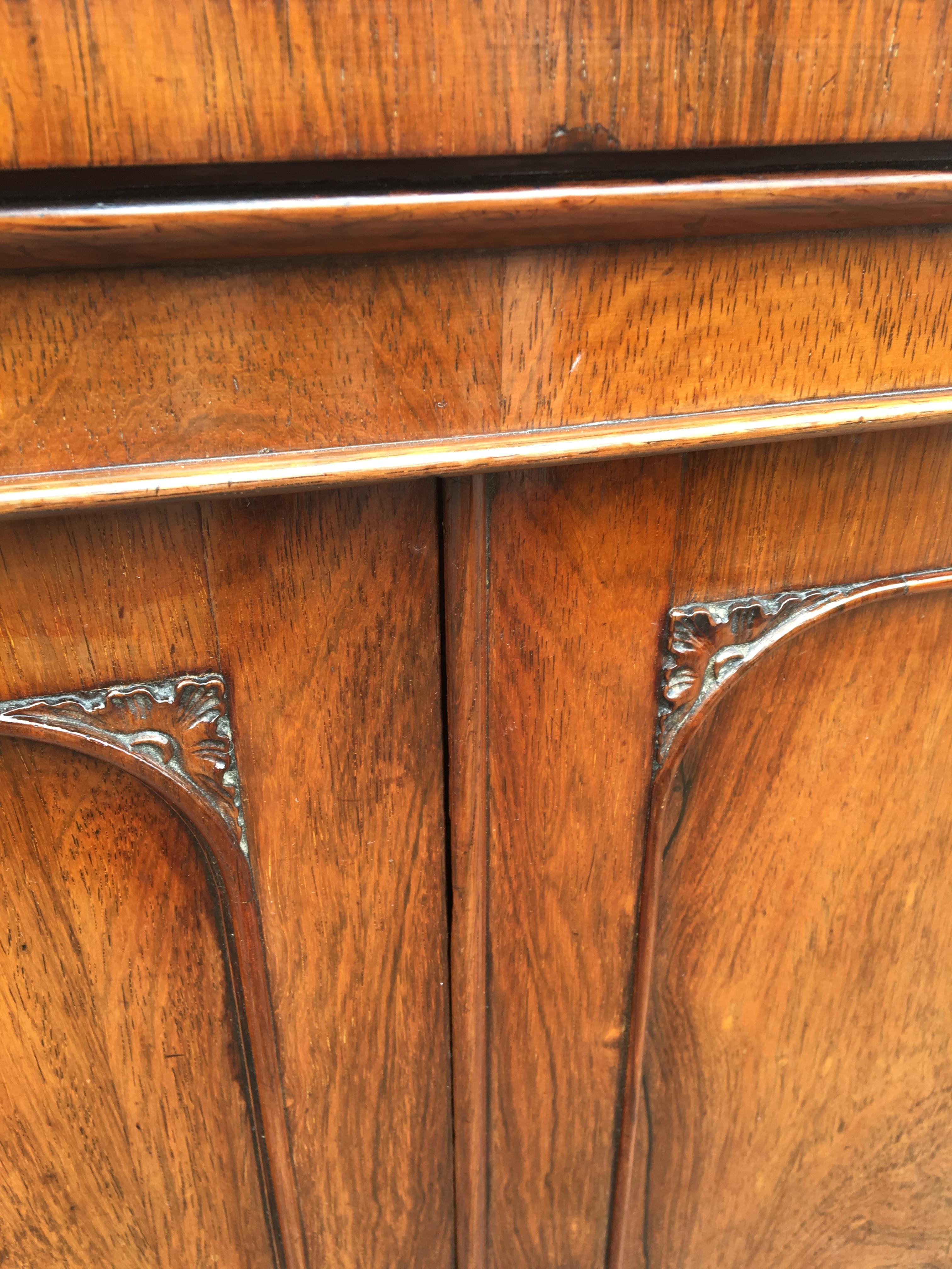 Rosewood Bookcase, English, circa 1860 In Excellent Condition In Honiton, Devon