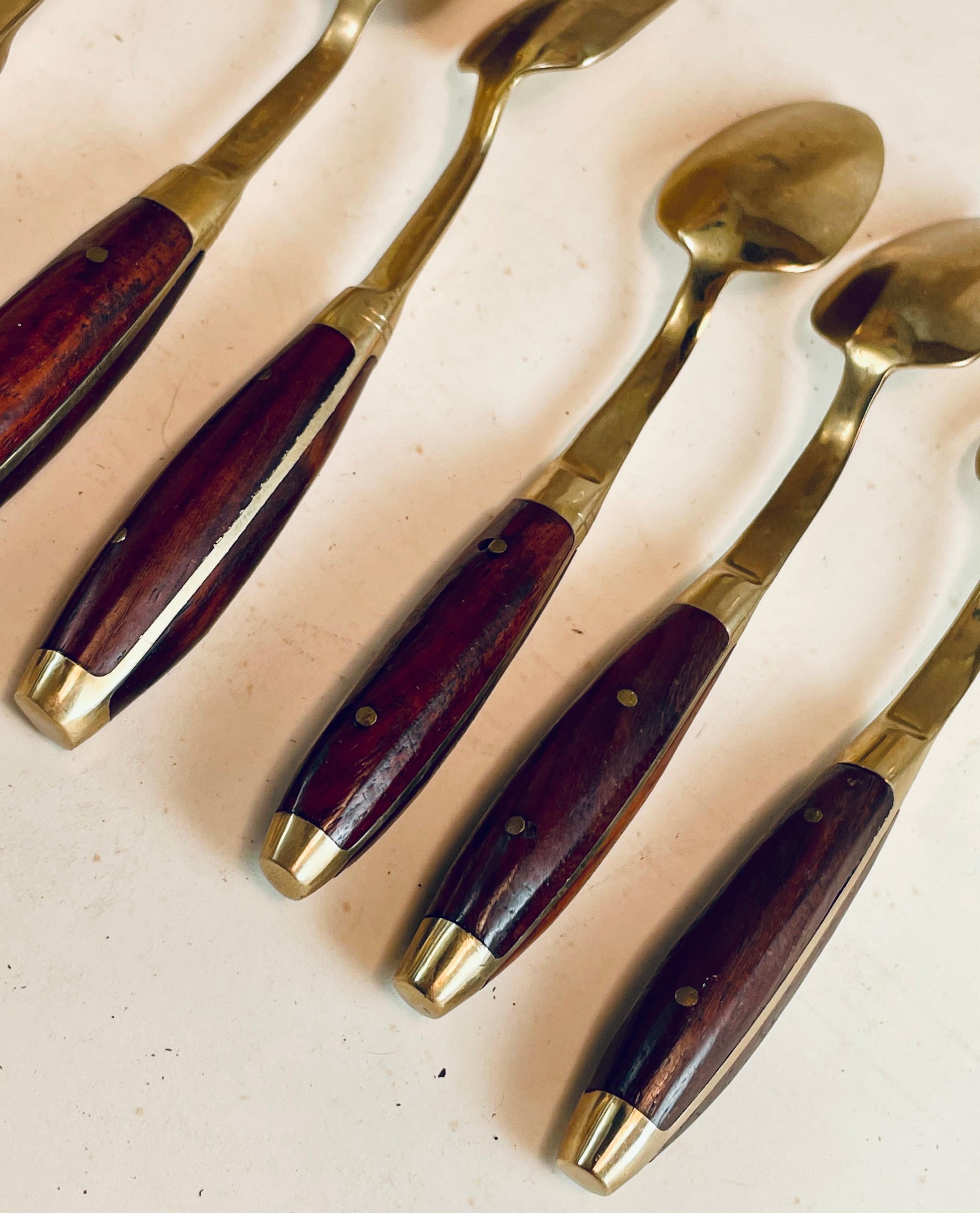 Mid-Century Modern Cuillères à demitasse en bois de rose et laiton Lot de 6 en vente
