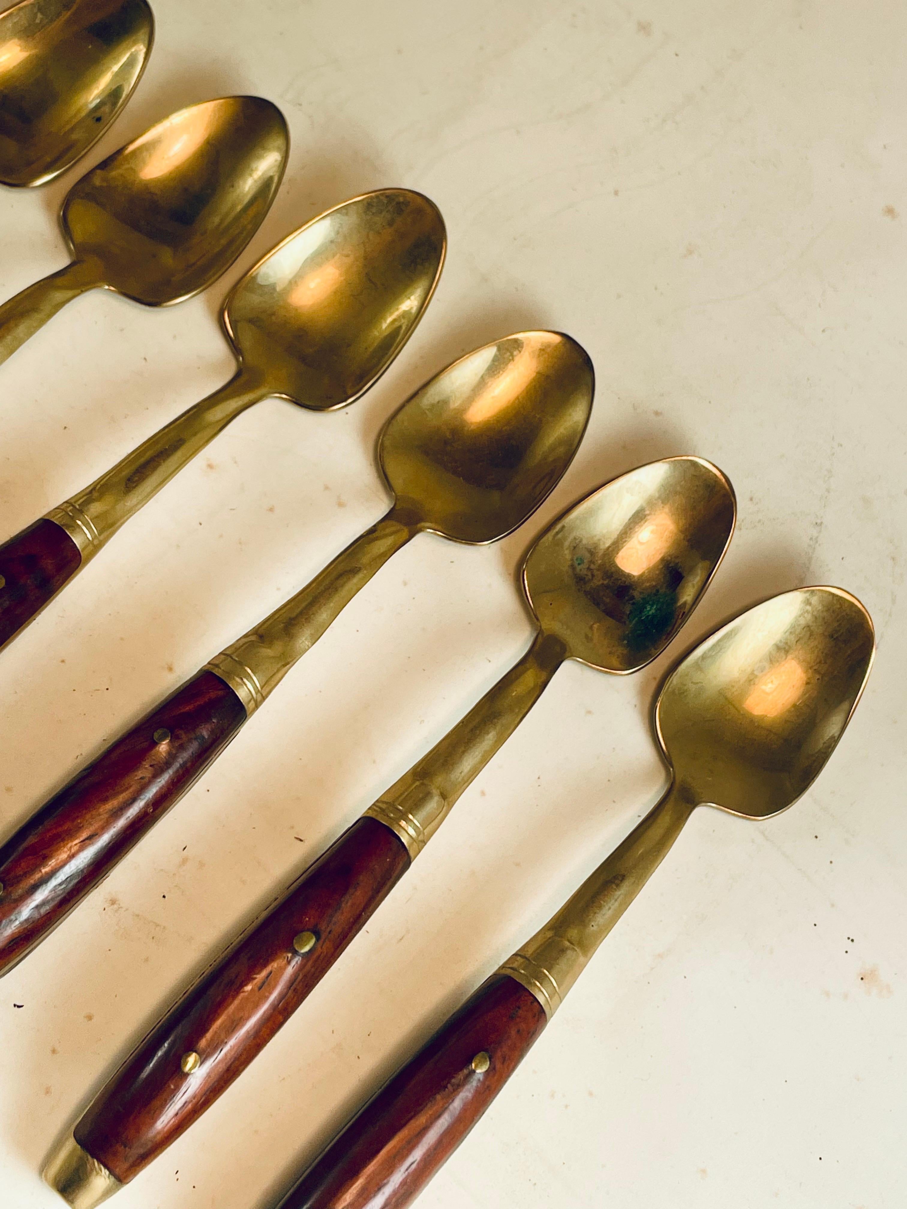 20ième siècle Cuillères à demitasse en bois de rose et laiton Lot de 6 en vente
