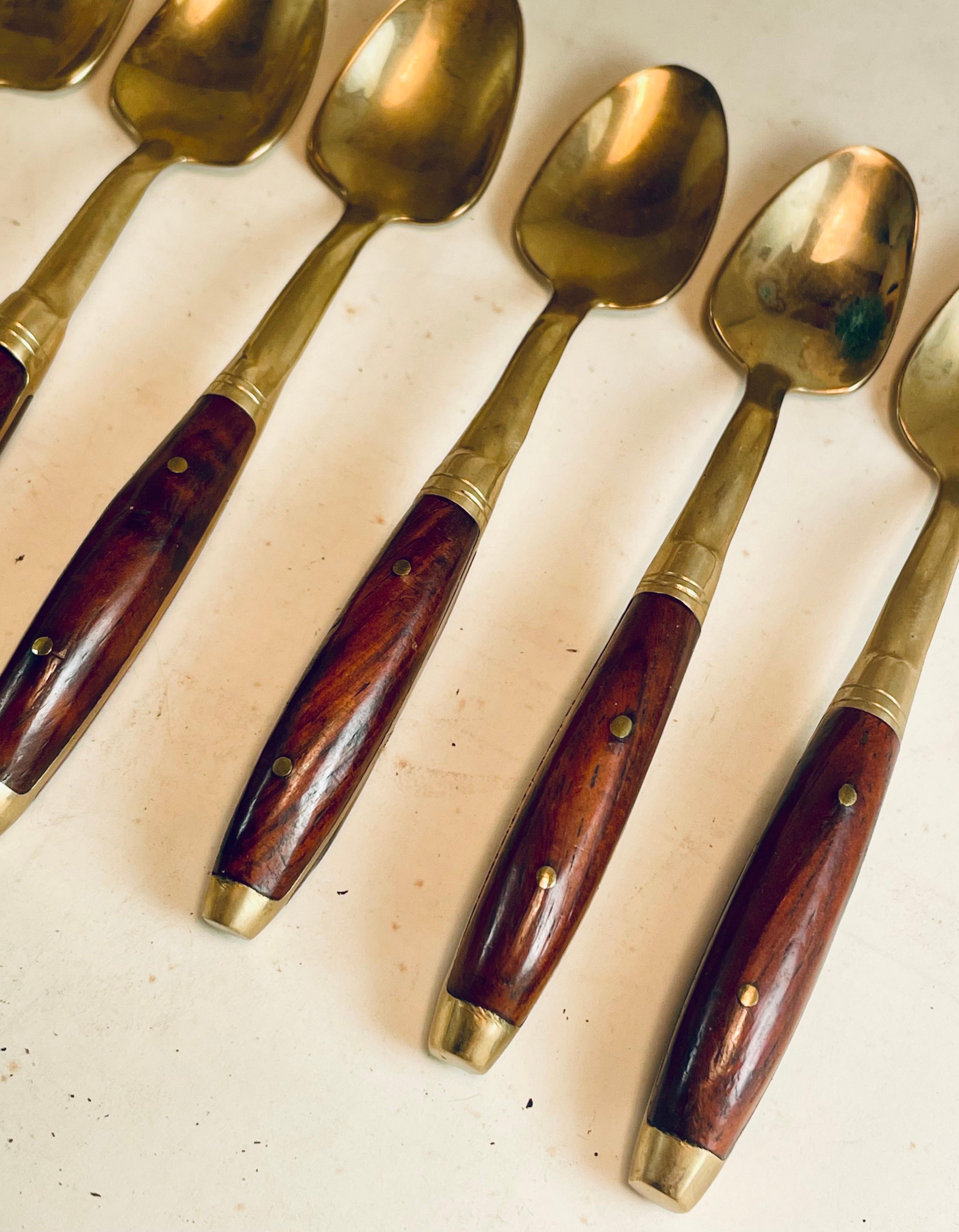 Cuillères à demitasse en bois de rose et laiton Lot de 6 en vente 2