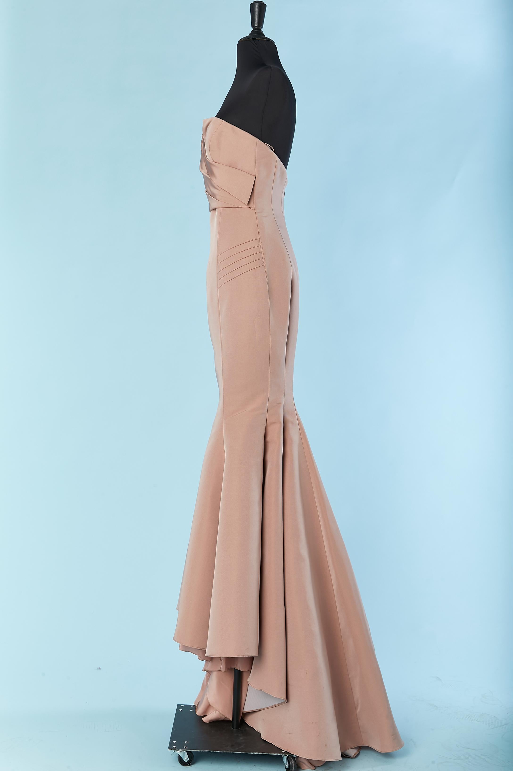 Vestido de noche corpiño con arrastre en Excelente estado para la venta en Saint-Ouen-Sur-Seine, FR