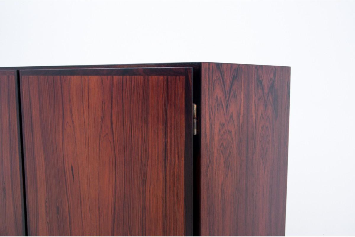 Rosenholzschrank von Gunni Omann, Dänemark, 1960er Jahre im Angebot 5