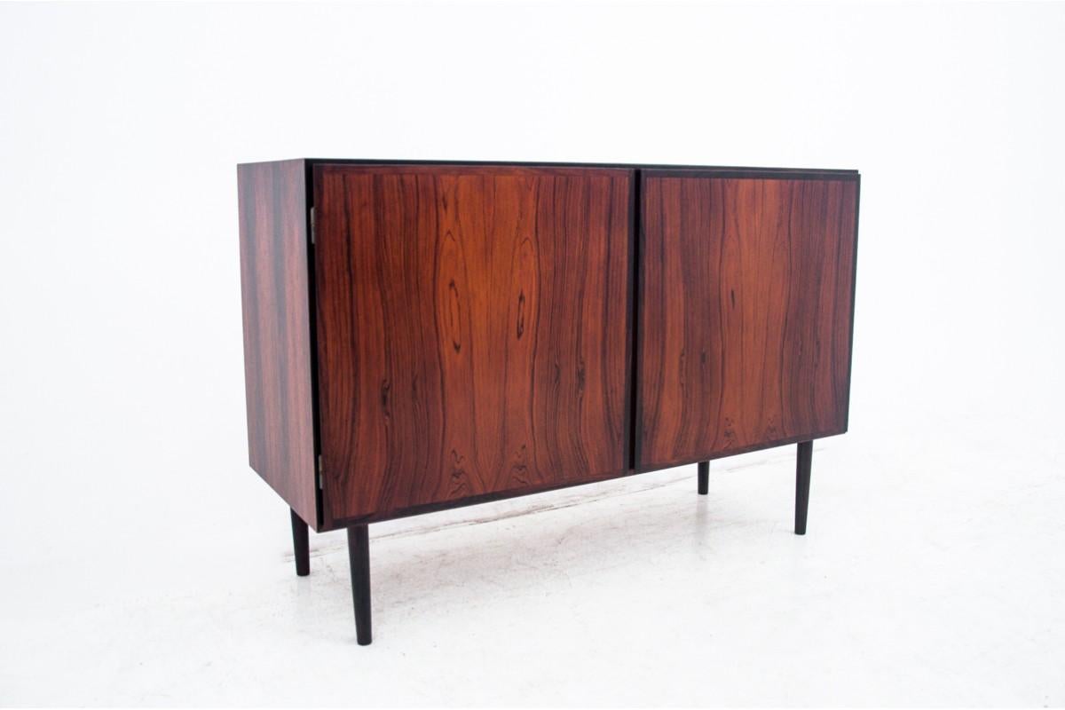 Rosenholzschrank von Gunni Omann, Dänemark, 1960er Jahre im Angebot 6