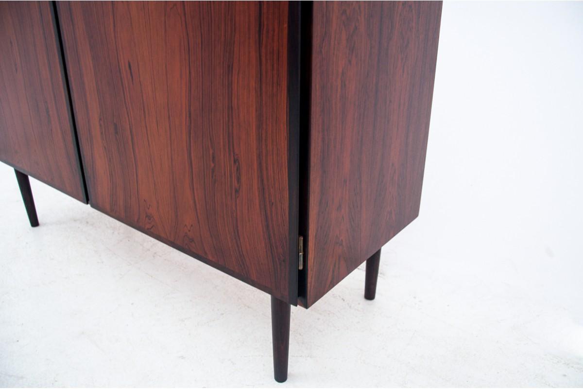 Rosewood Cabinet by Gunni Omann, Denmark, 1960s In Good Condition For Sale In Chorzów, PL