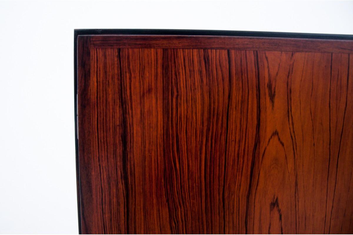 Rosenholzschrank von Gunni Omann, Dänemark, 1960er Jahre im Angebot 2