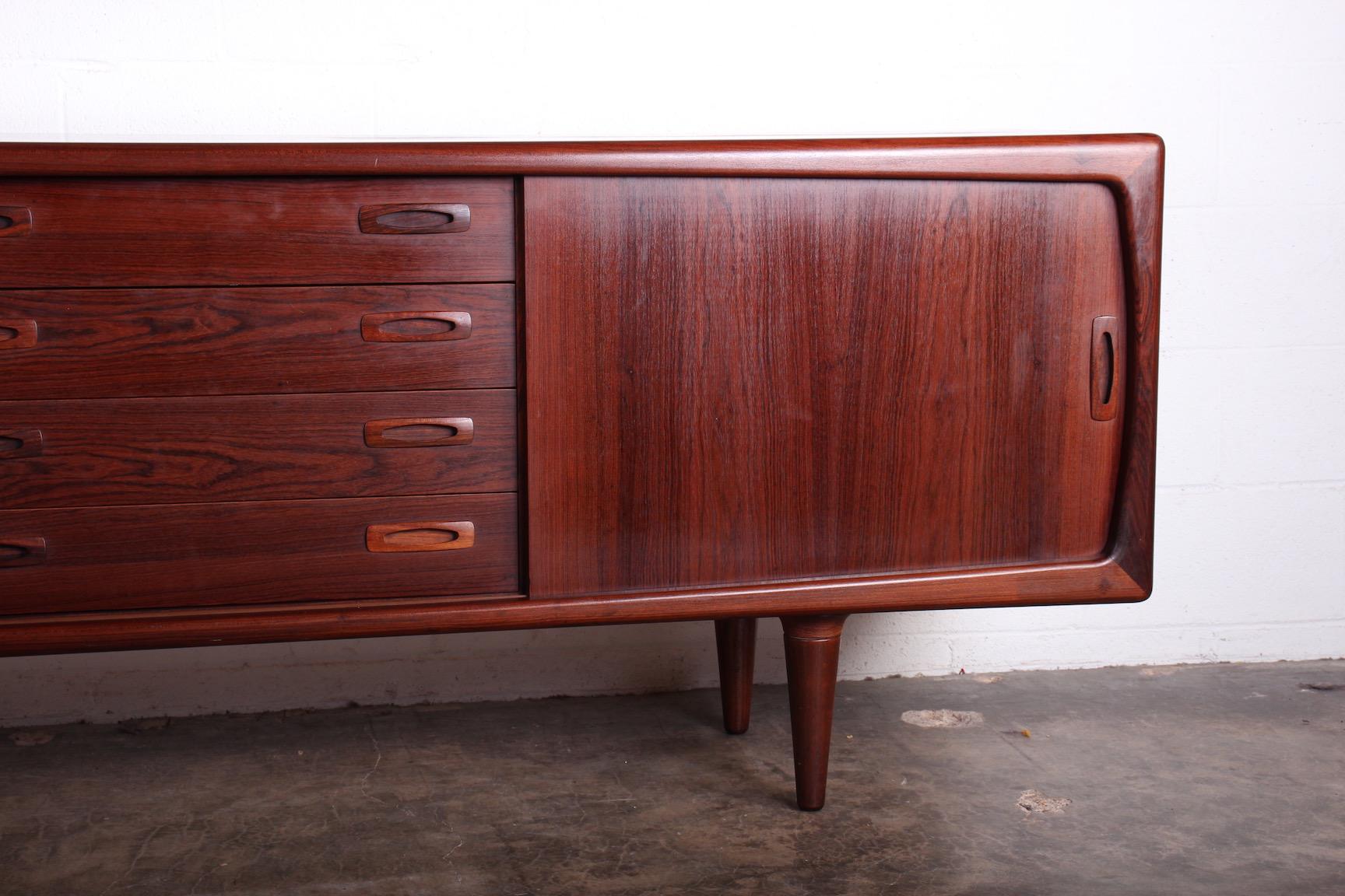 Mid-20th Century Rosewood Cabinet by H.P. Hansen 