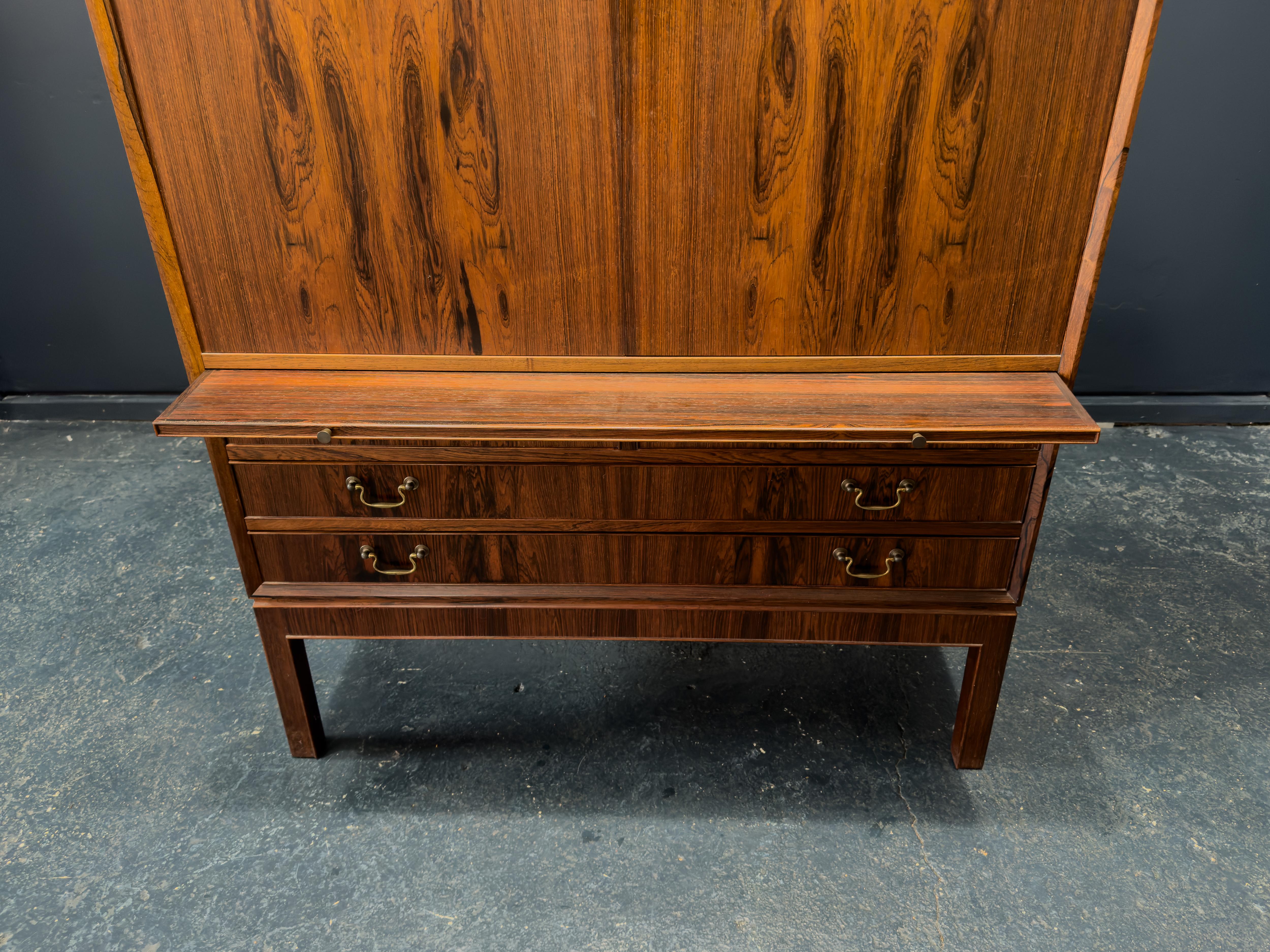 Traditional Large Cabinet For Sale 3
