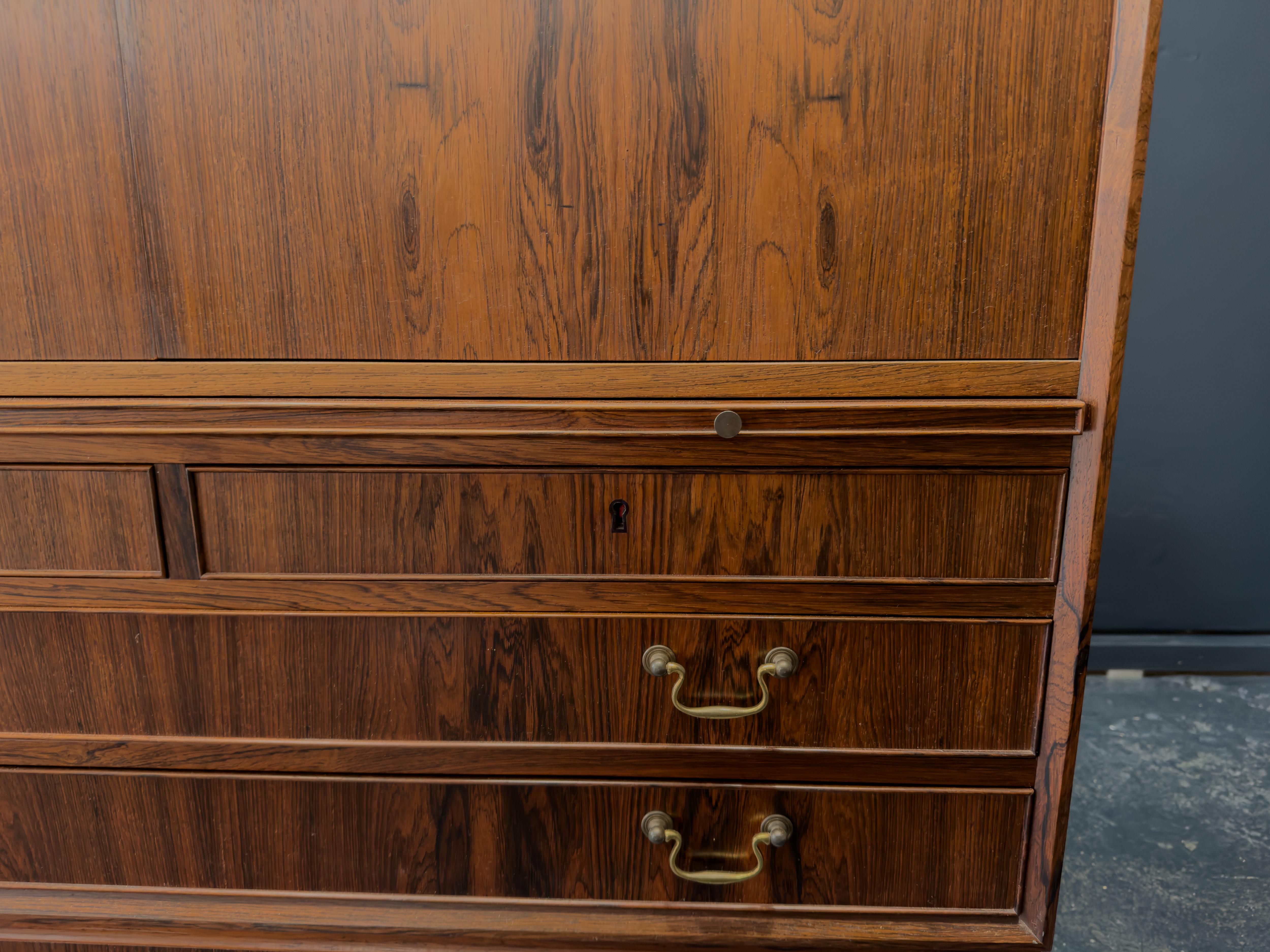 Traditional Large Cabinet For Sale 4