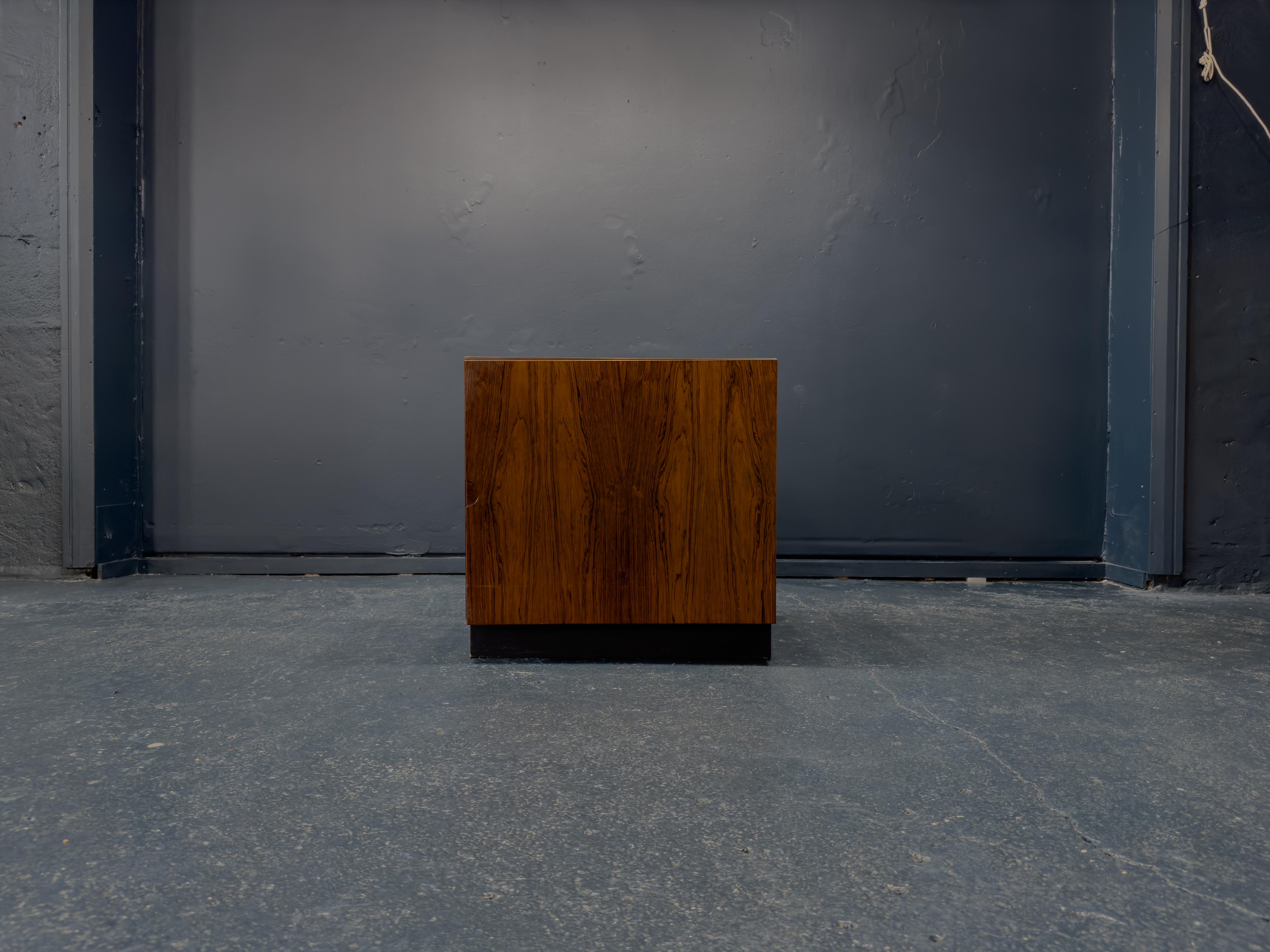 Mid-Century moderno Armadio a cubo in vendita