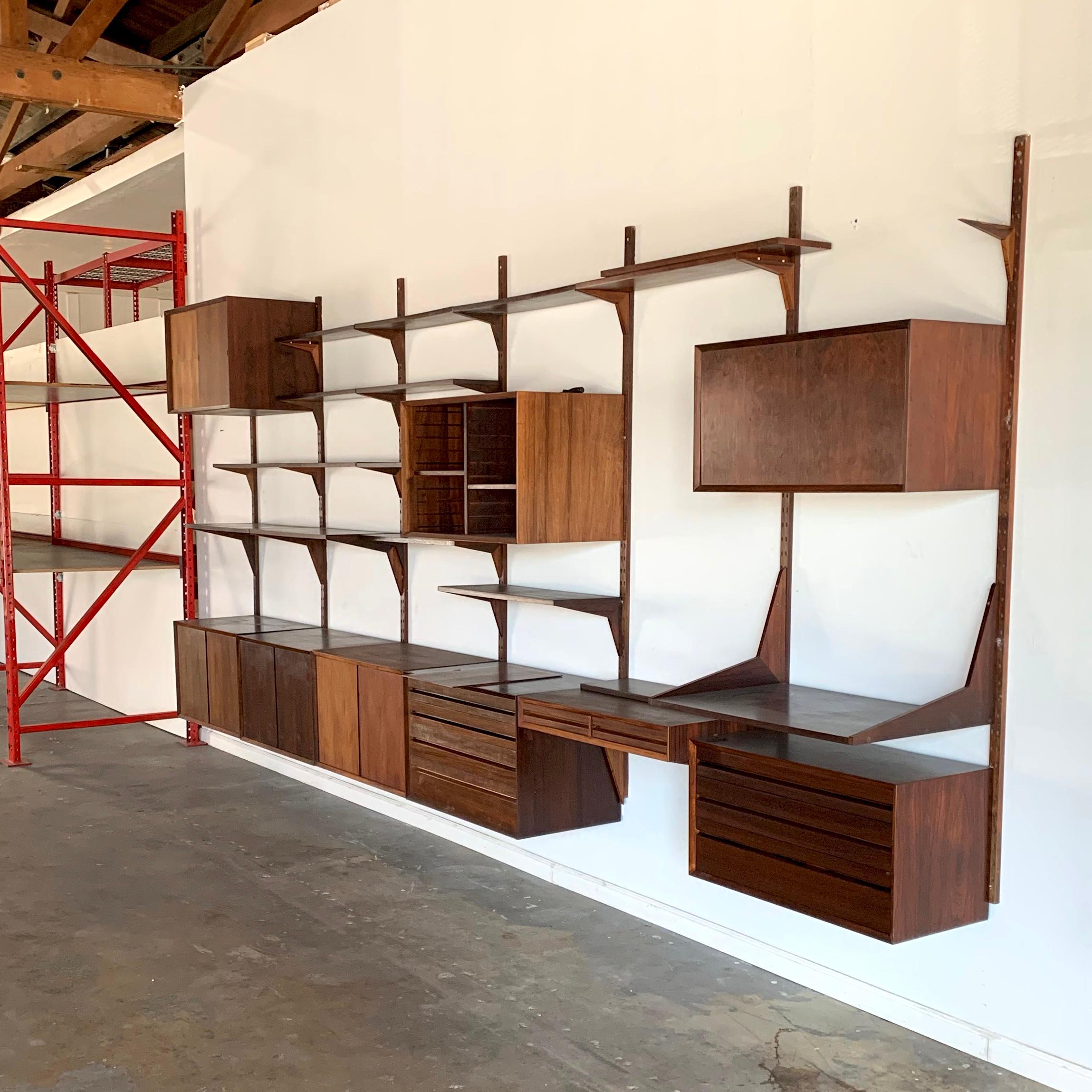 Rosewood Cado System Wall Unit In Good Condition For Sale In Los Angeles, CA