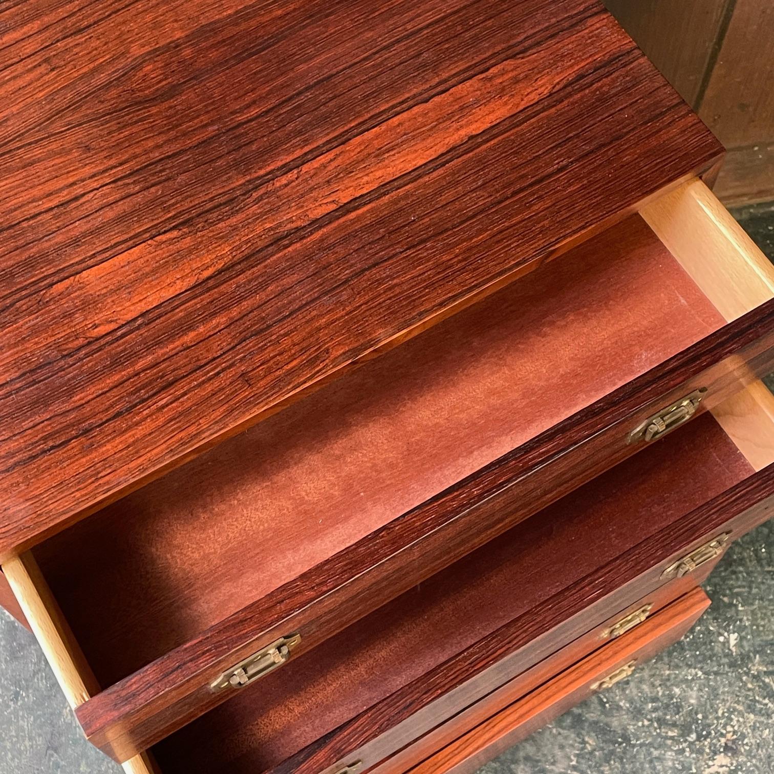 1960s Henning Korch Rosewood Campaigner Cabinet Henning Chest Nightstand End Table Dresser en vente 4